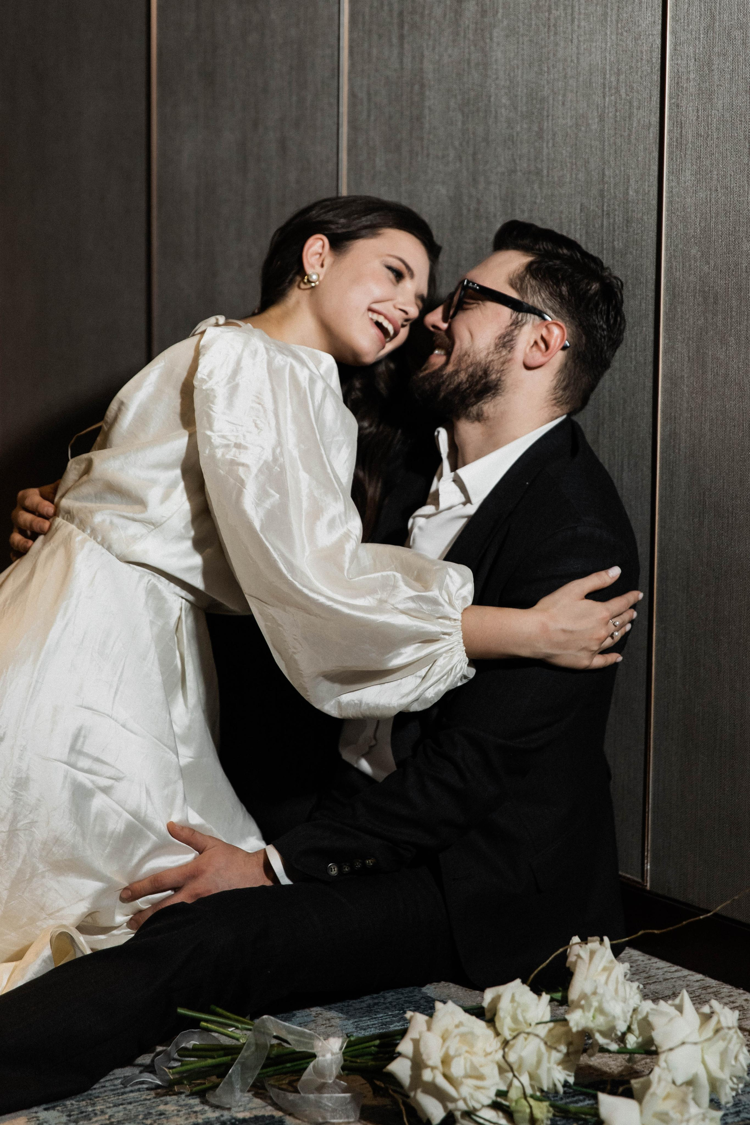 Совместные сборы в отеле. Свадебный фотограф Полина Панина