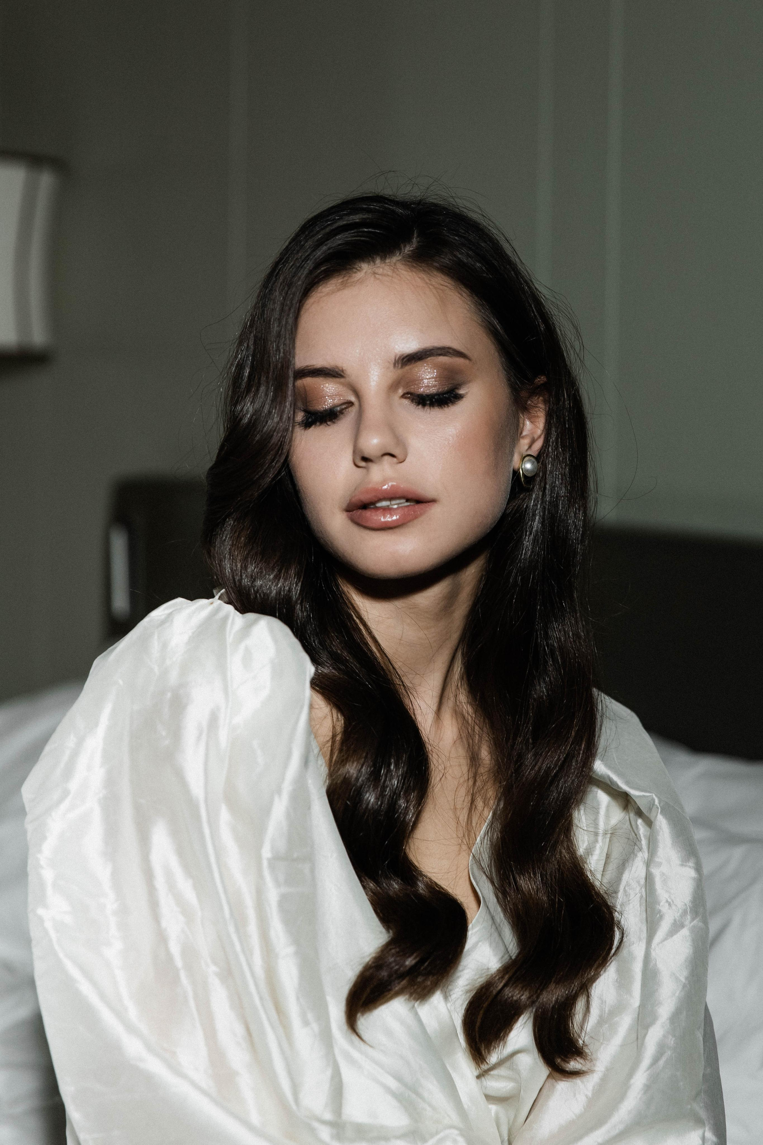 Совместные сборы в отеле. Свадебный фотограф Полина Панина