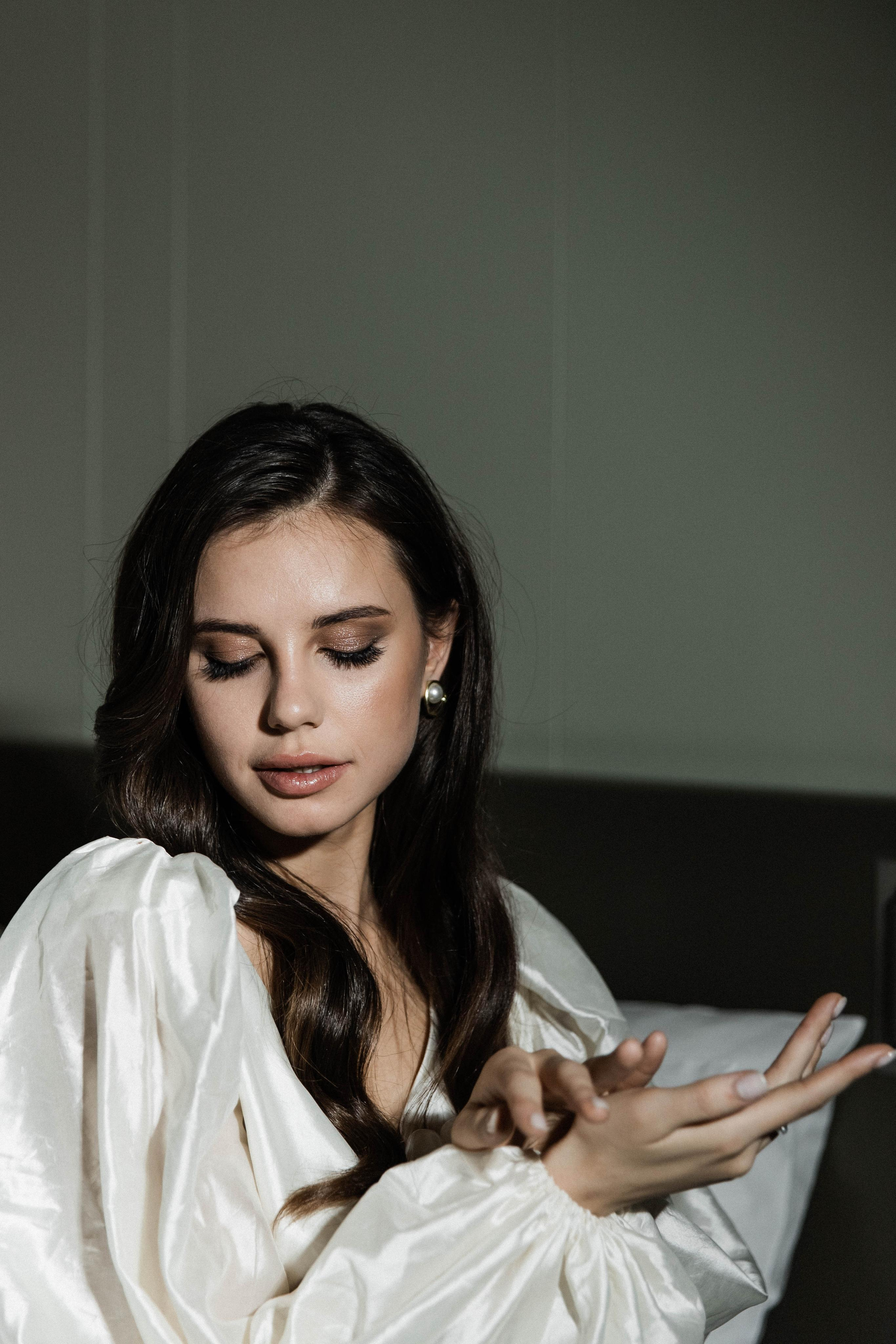 Совместные сборы в отеле. Свадебный фотограф Полина Панина