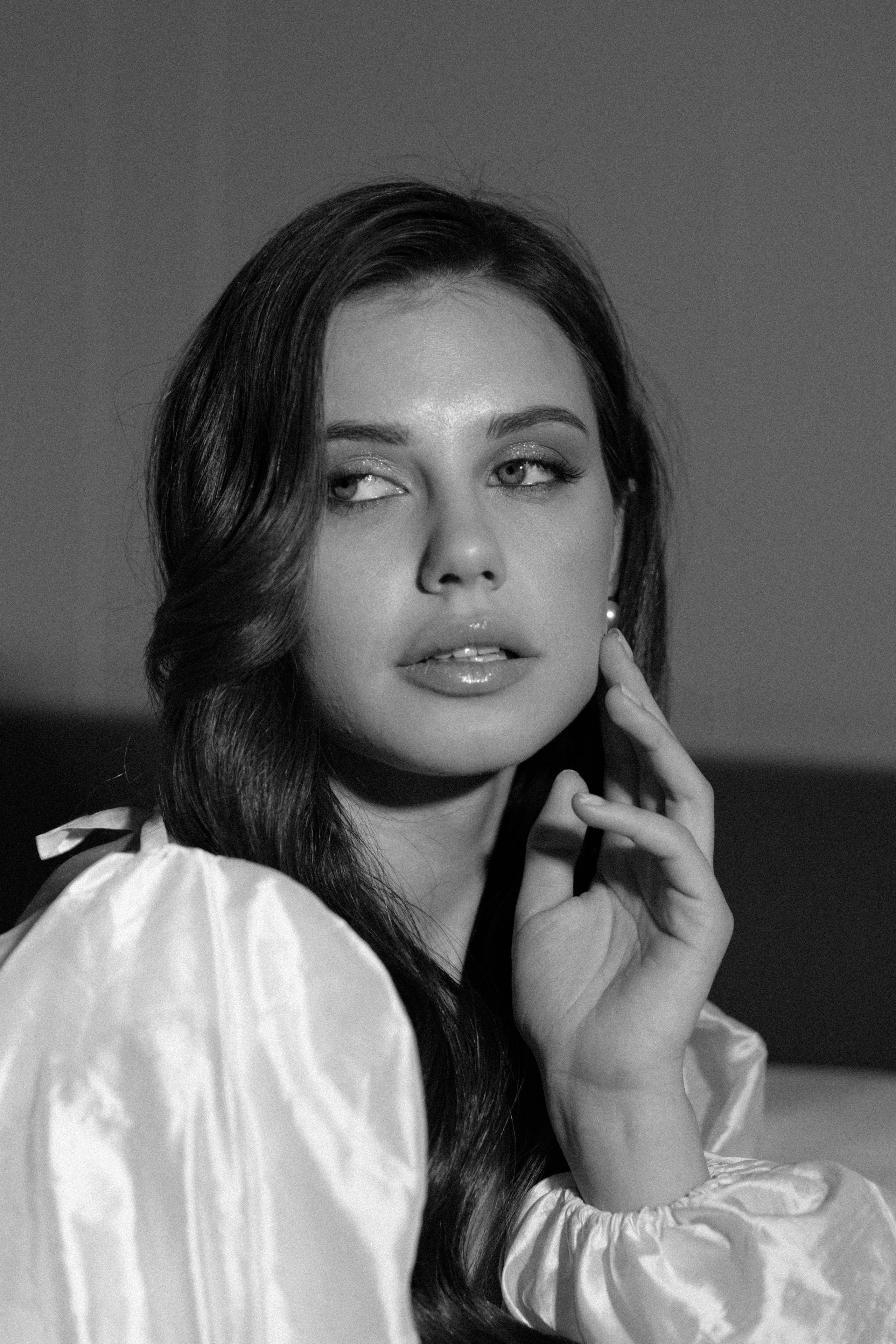 Совместные сборы в отеле. Свадебный фотограф Полина Панина