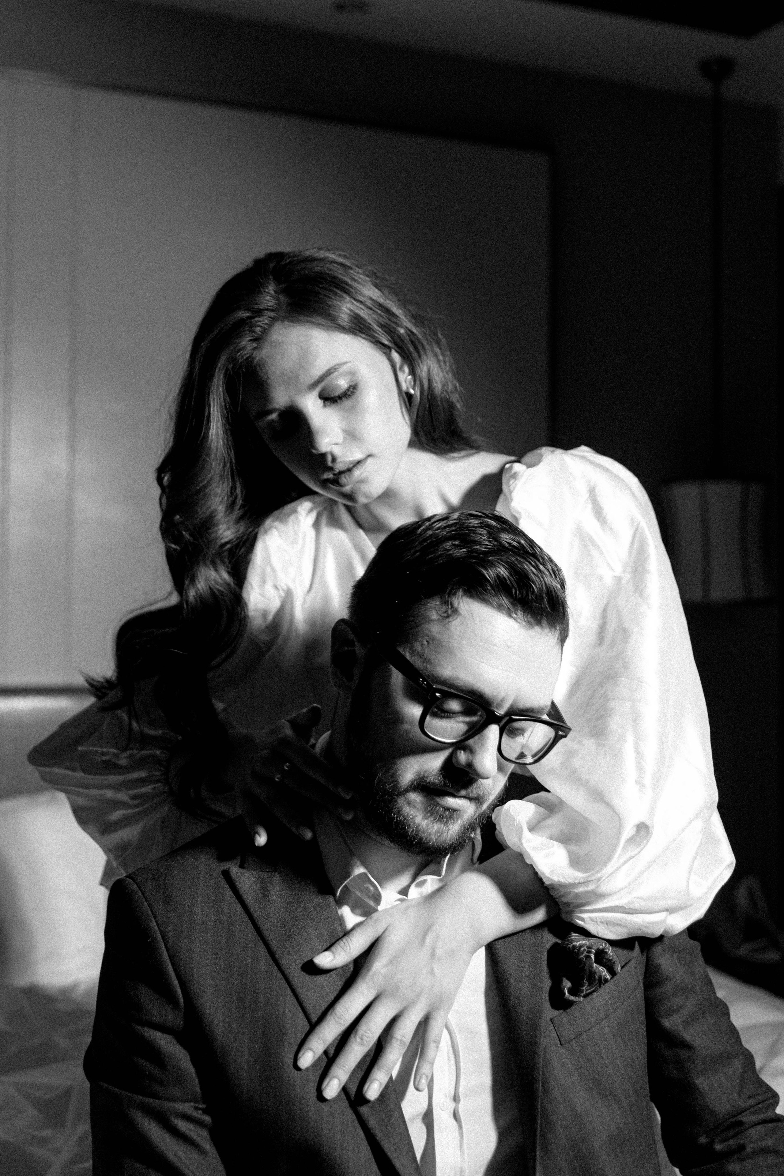 Совместные сборы в отеле. Свадебный фотограф Полина Панина