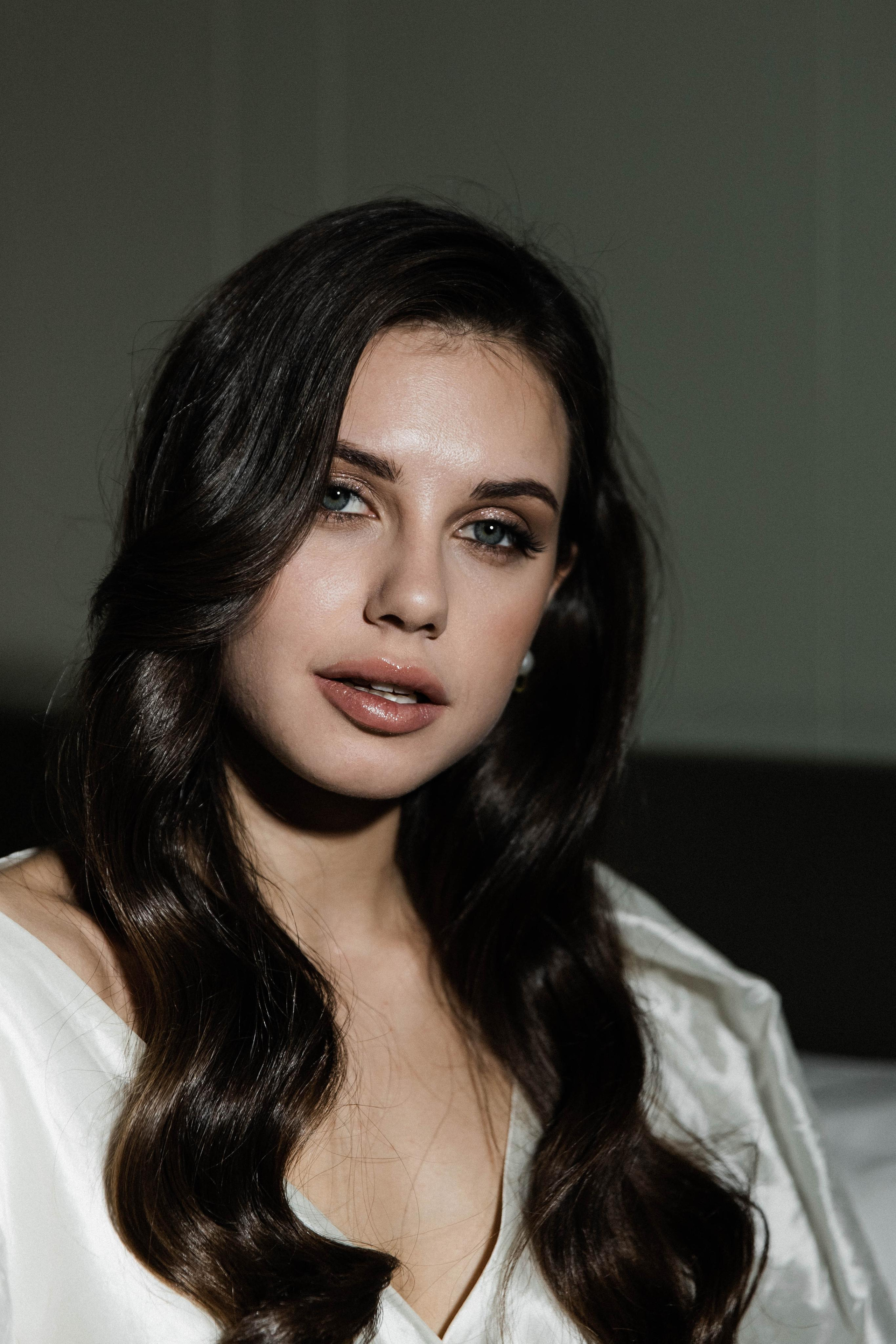 Совместные сборы в отеле. Свадебный фотограф Полина Панина