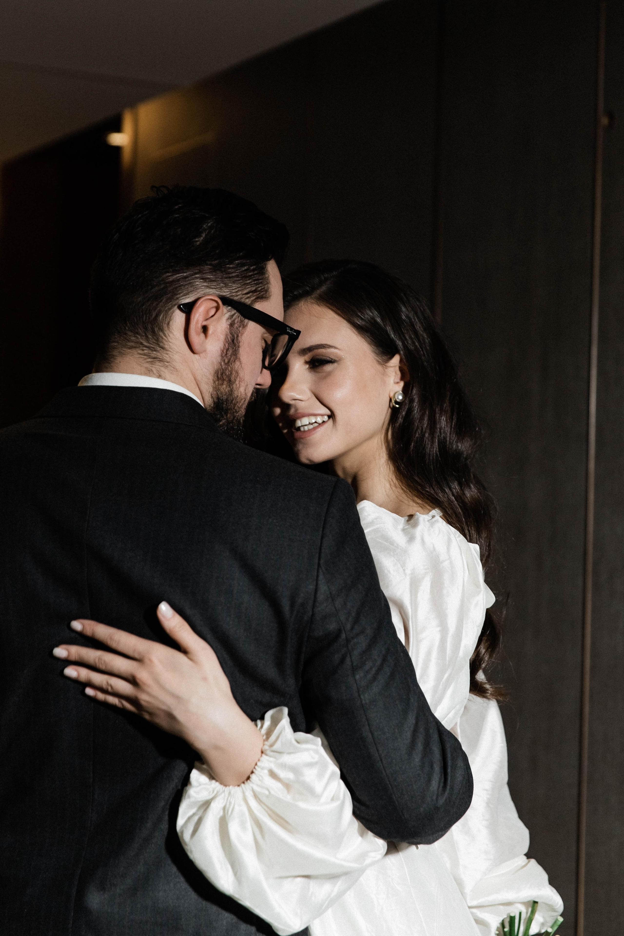 Совместные сборы в отеле. Свадебный фотограф Полина Панина