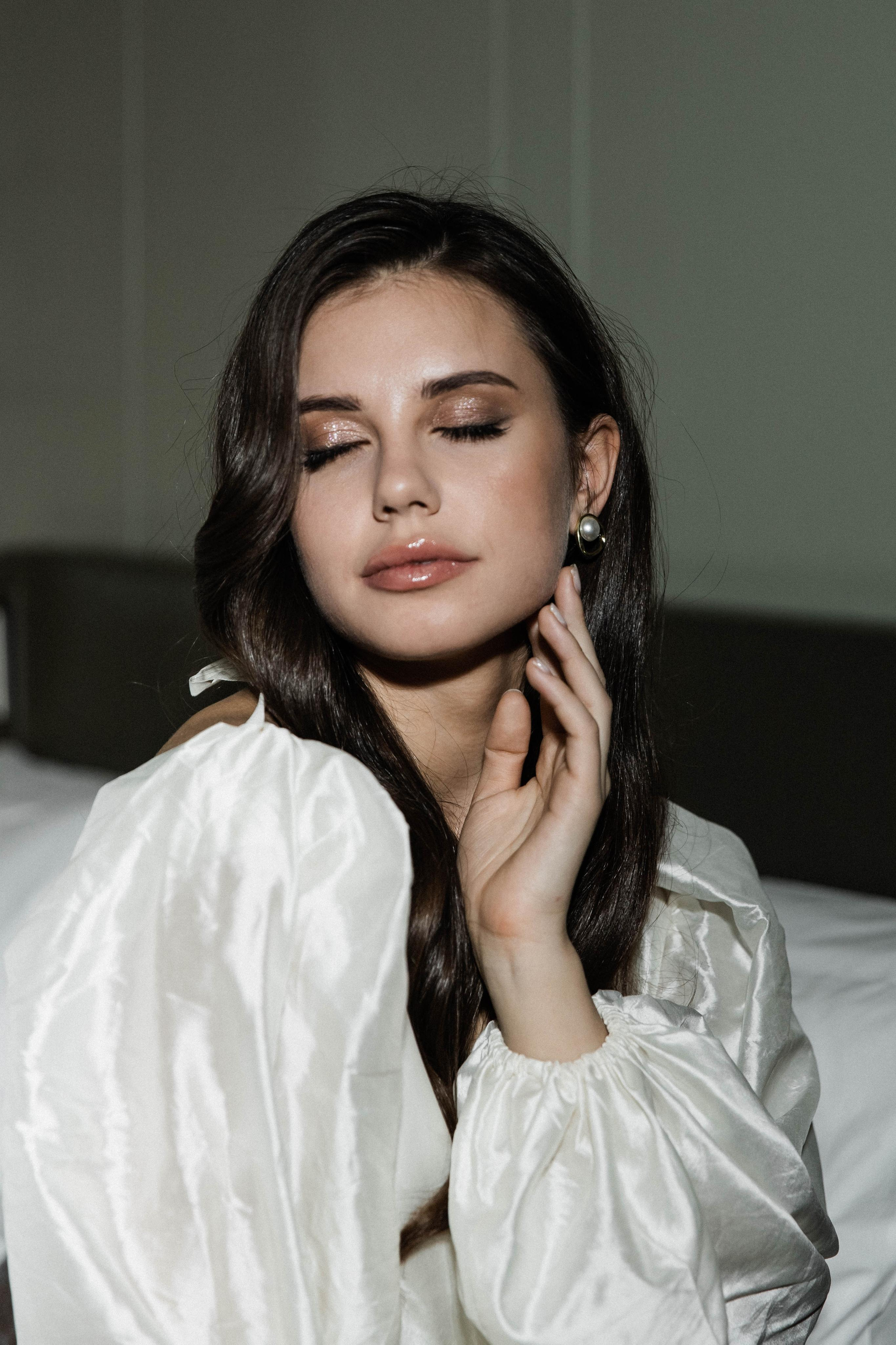 Совместные сборы в отеле. Свадебный фотограф Полина Панина