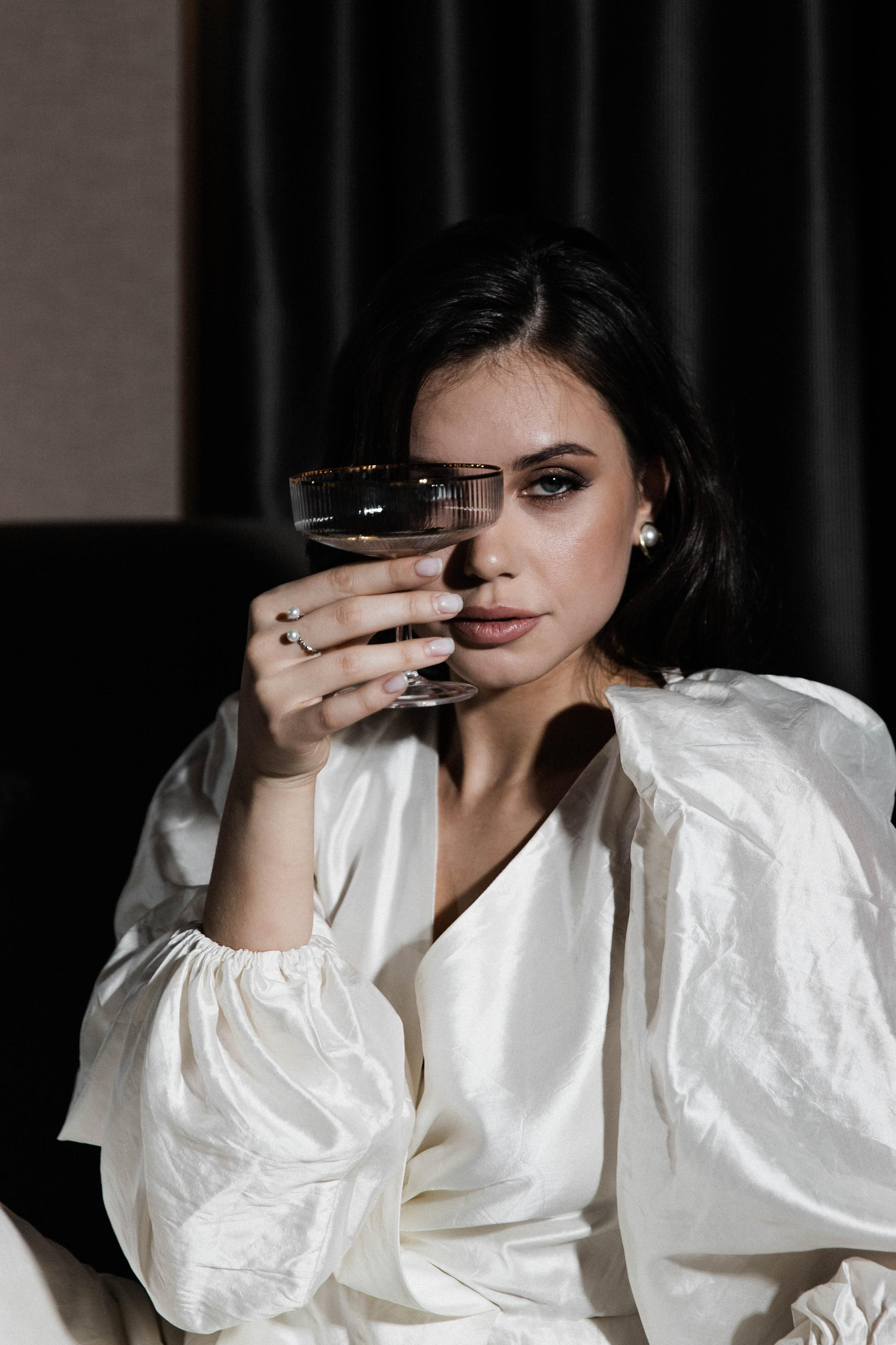 Совместные сборы в отеле. Свадебный фотограф Полина Панина