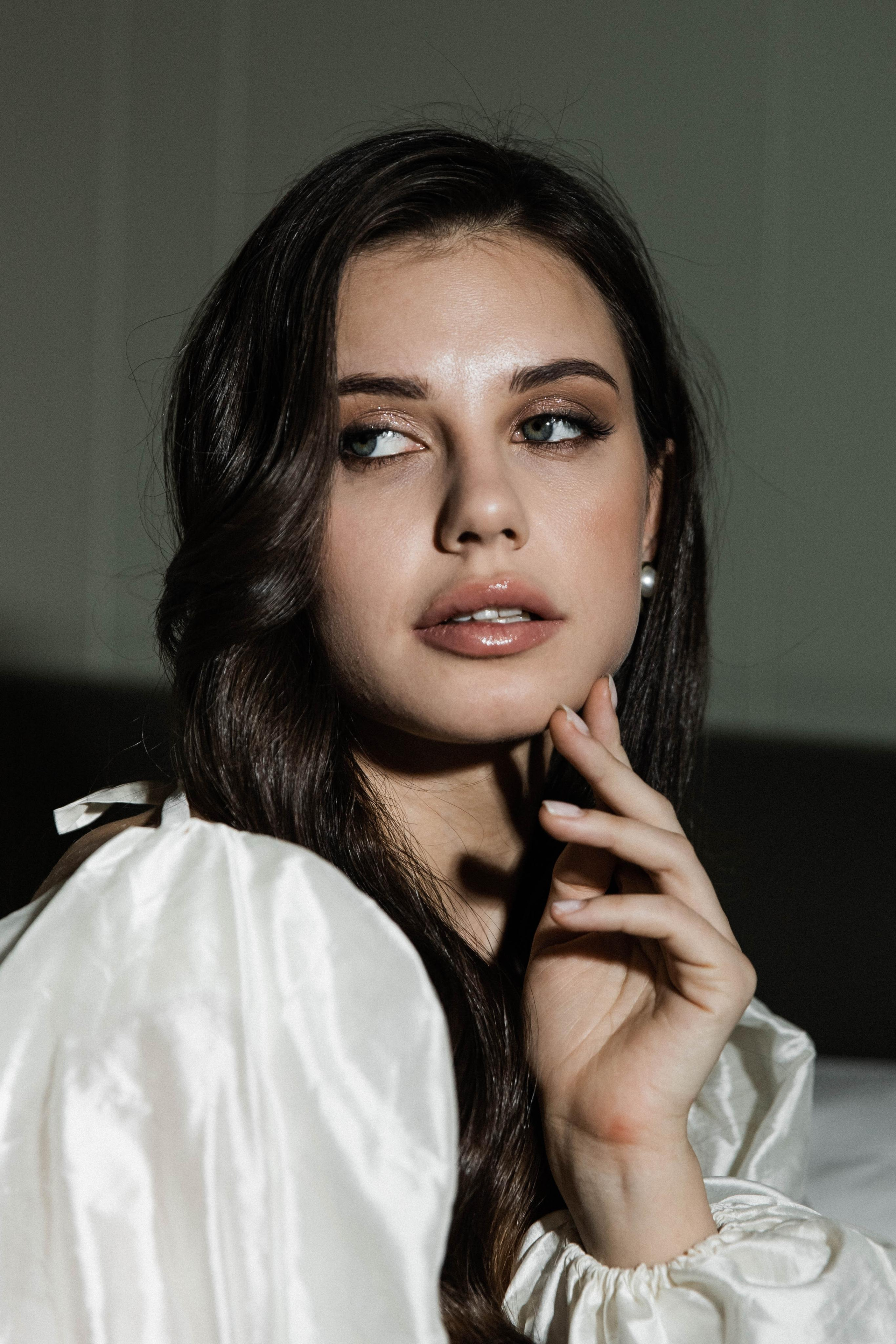 Совместные сборы в отеле. Свадебный фотограф Полина Панина