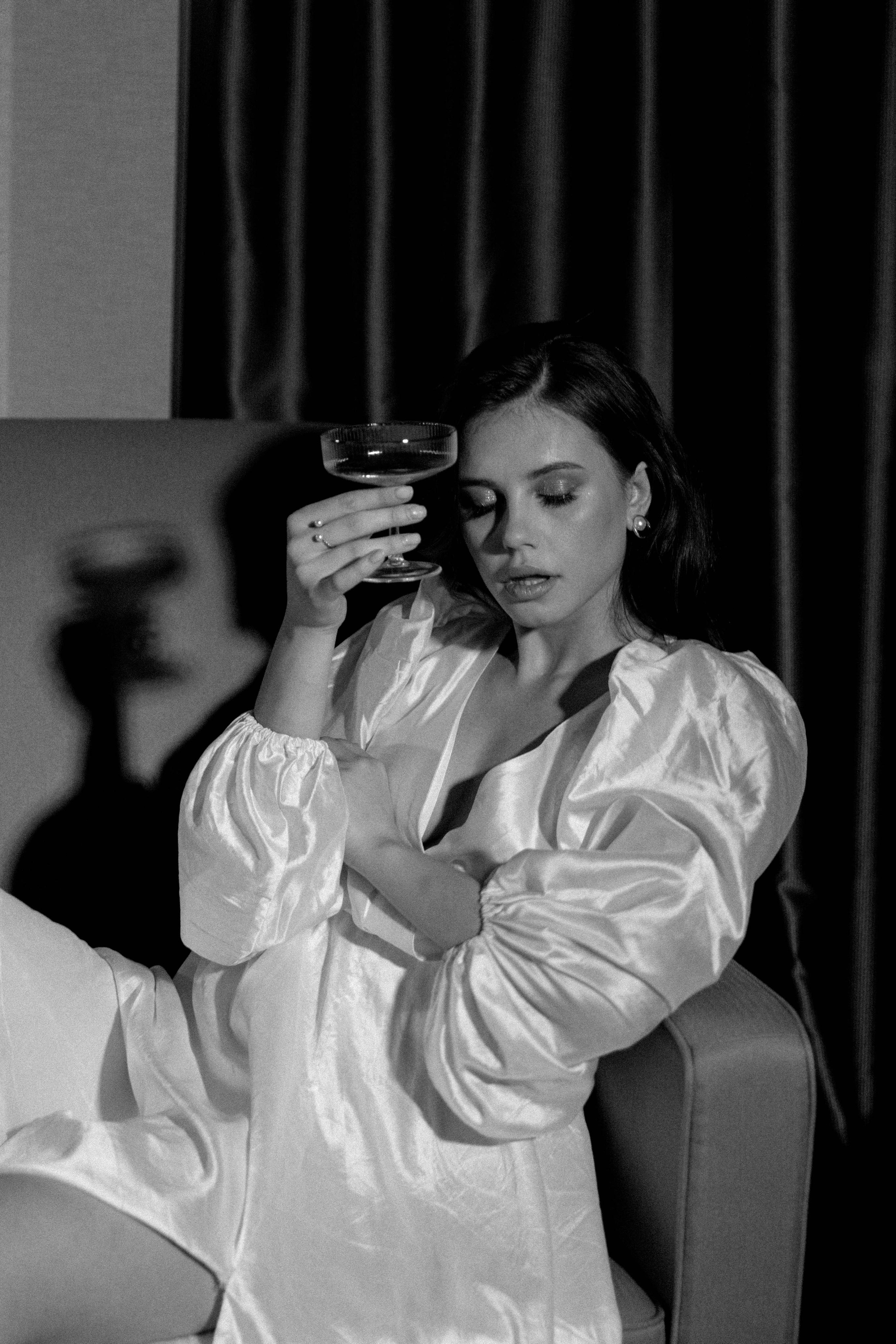 Совместные сборы в отеле. Свадебный фотограф Полина Панина