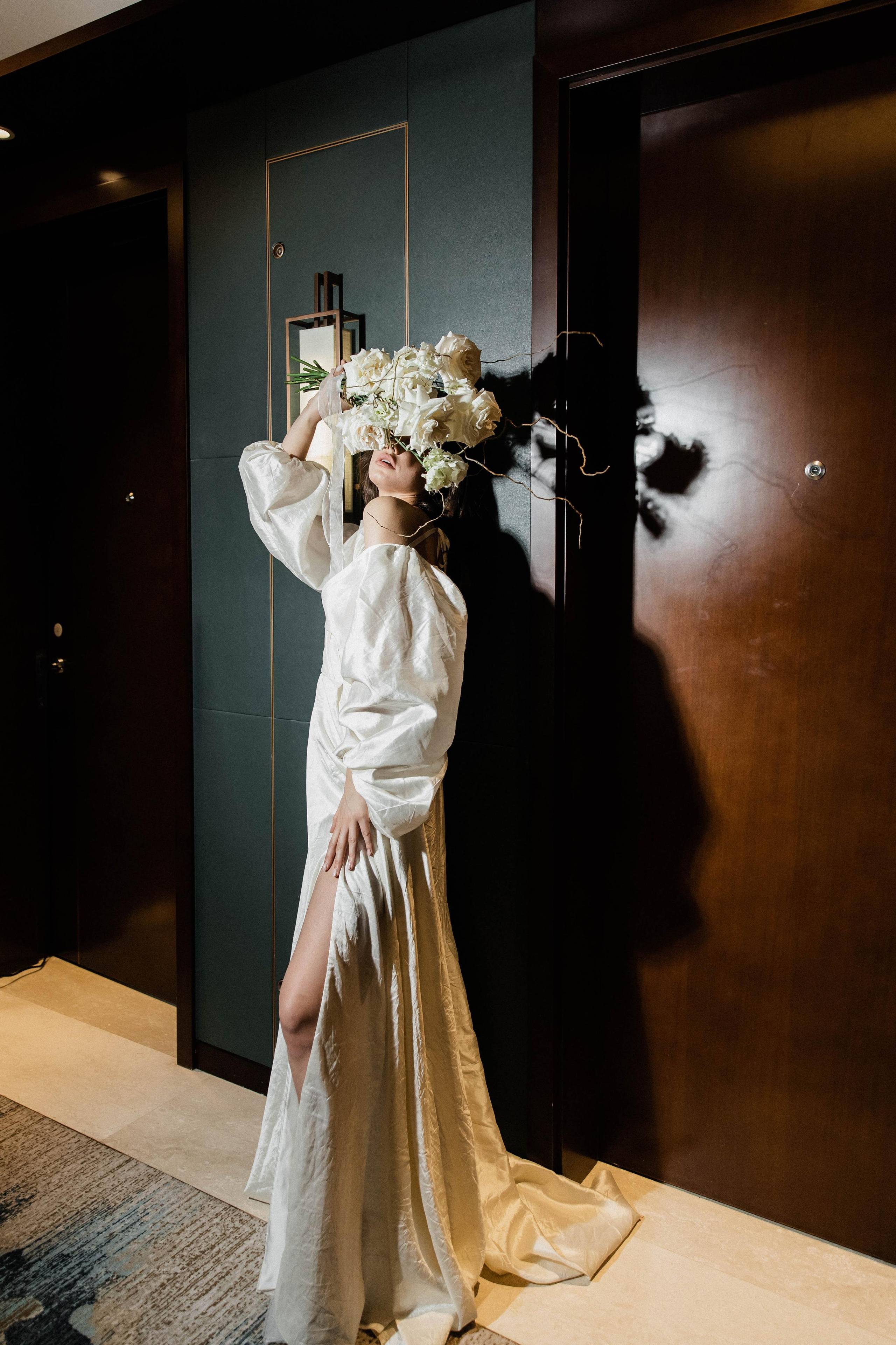 Совместные сборы в отеле. Свадебный фотограф Полина Панина