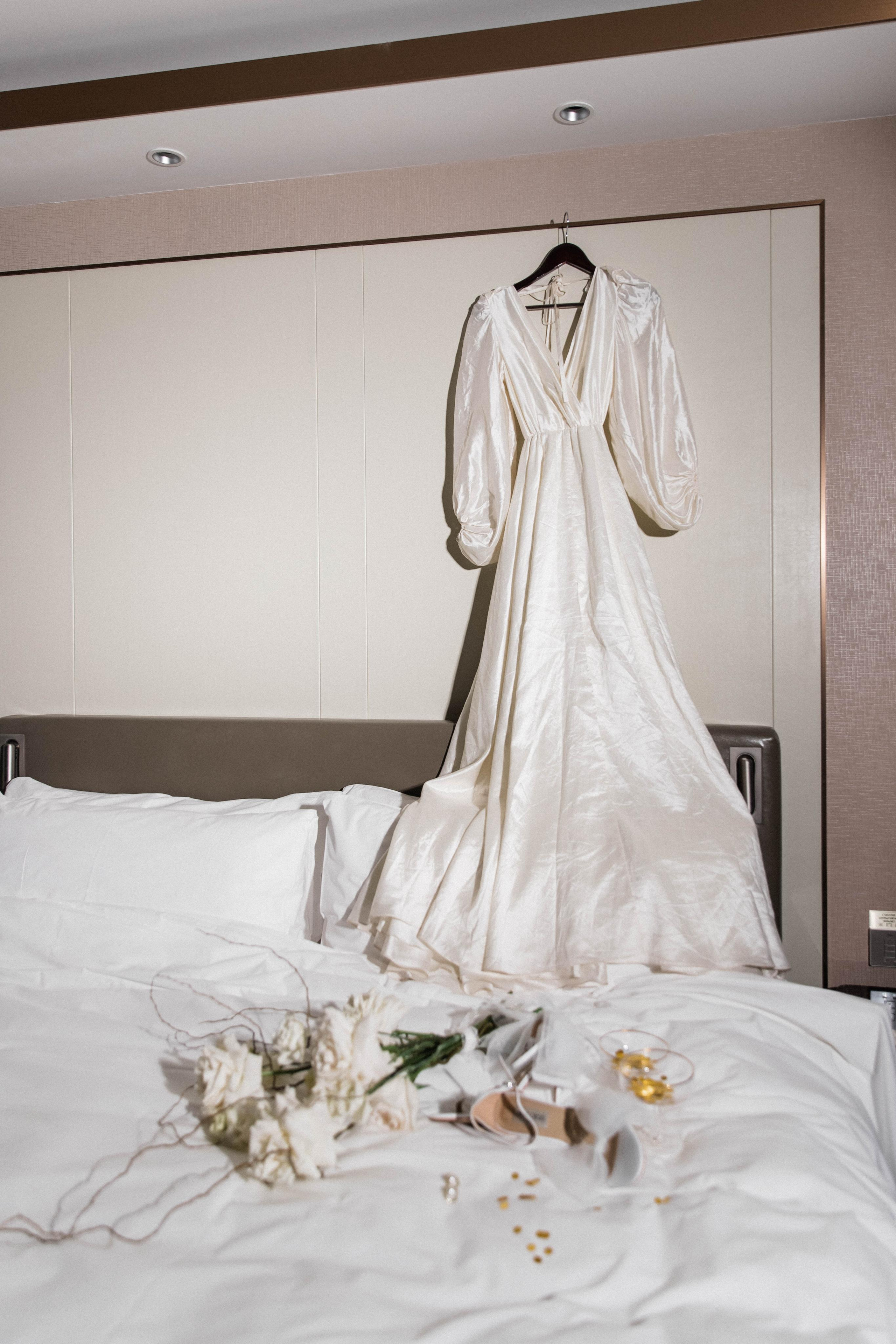 Совместные сборы в отеле. Свадебный фотограф Полина Панина