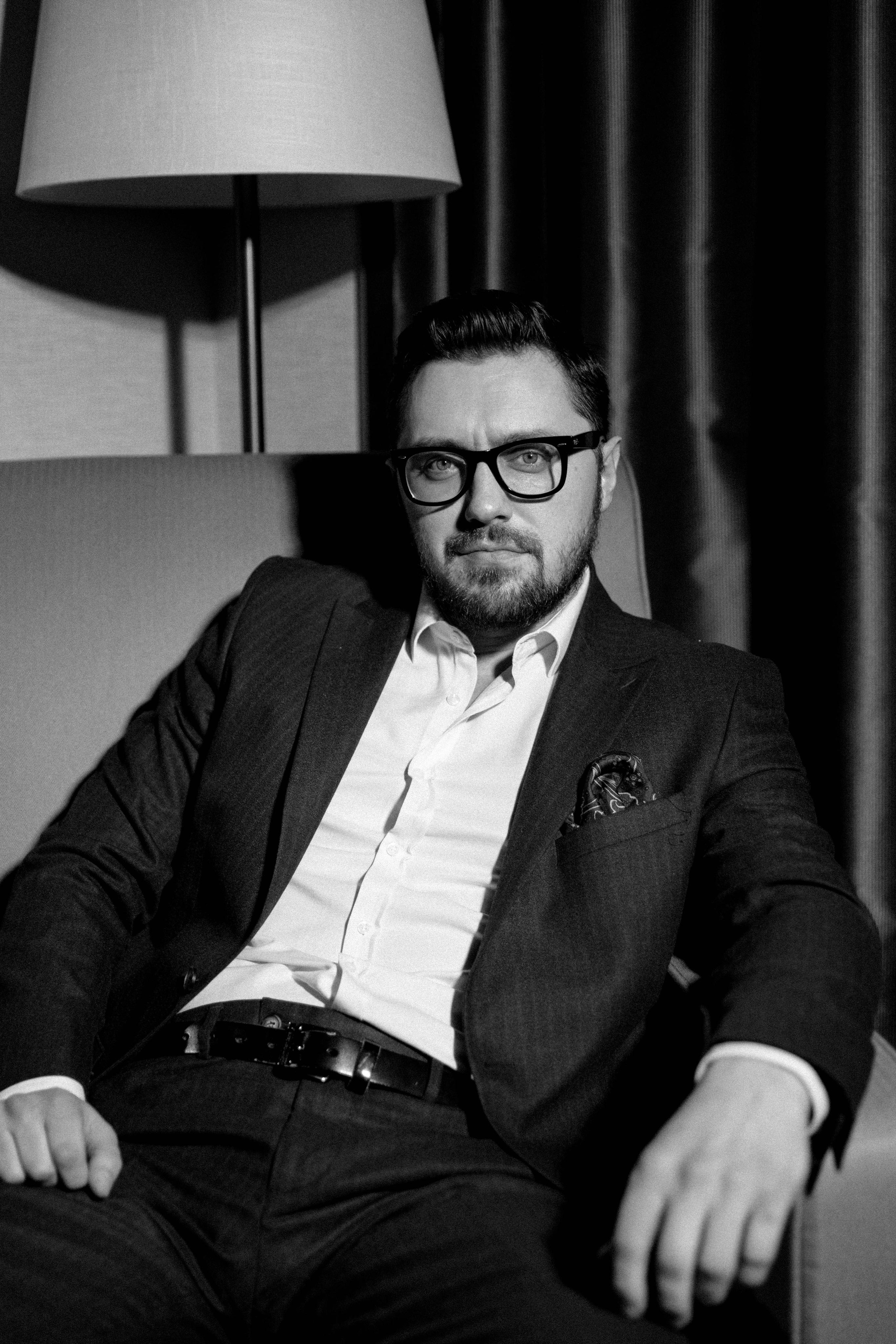 Совместные сборы в отеле. Свадебный фотограф Полина Панина