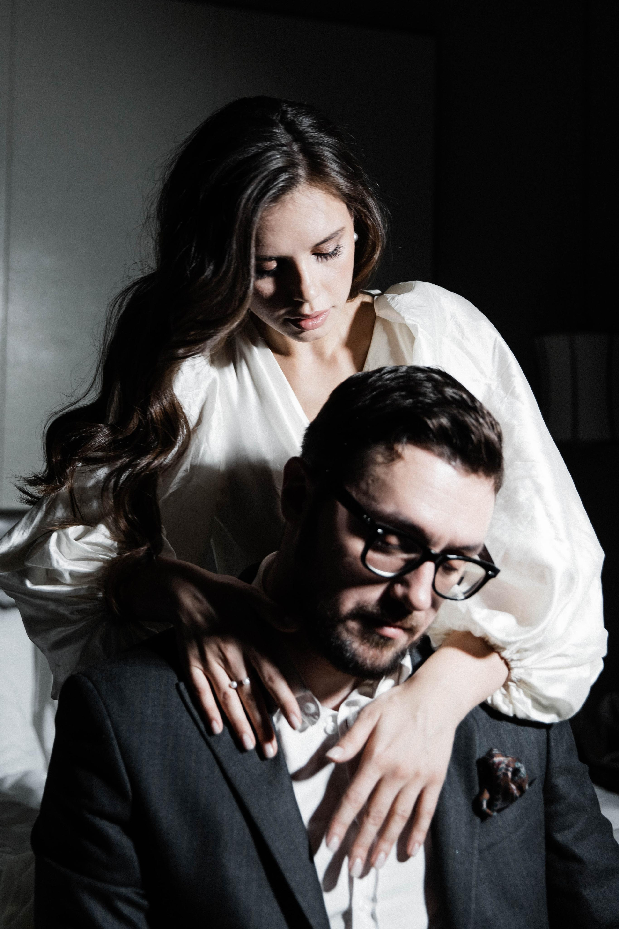 Совместные сборы в отеле. Свадебный фотограф Полина Панина