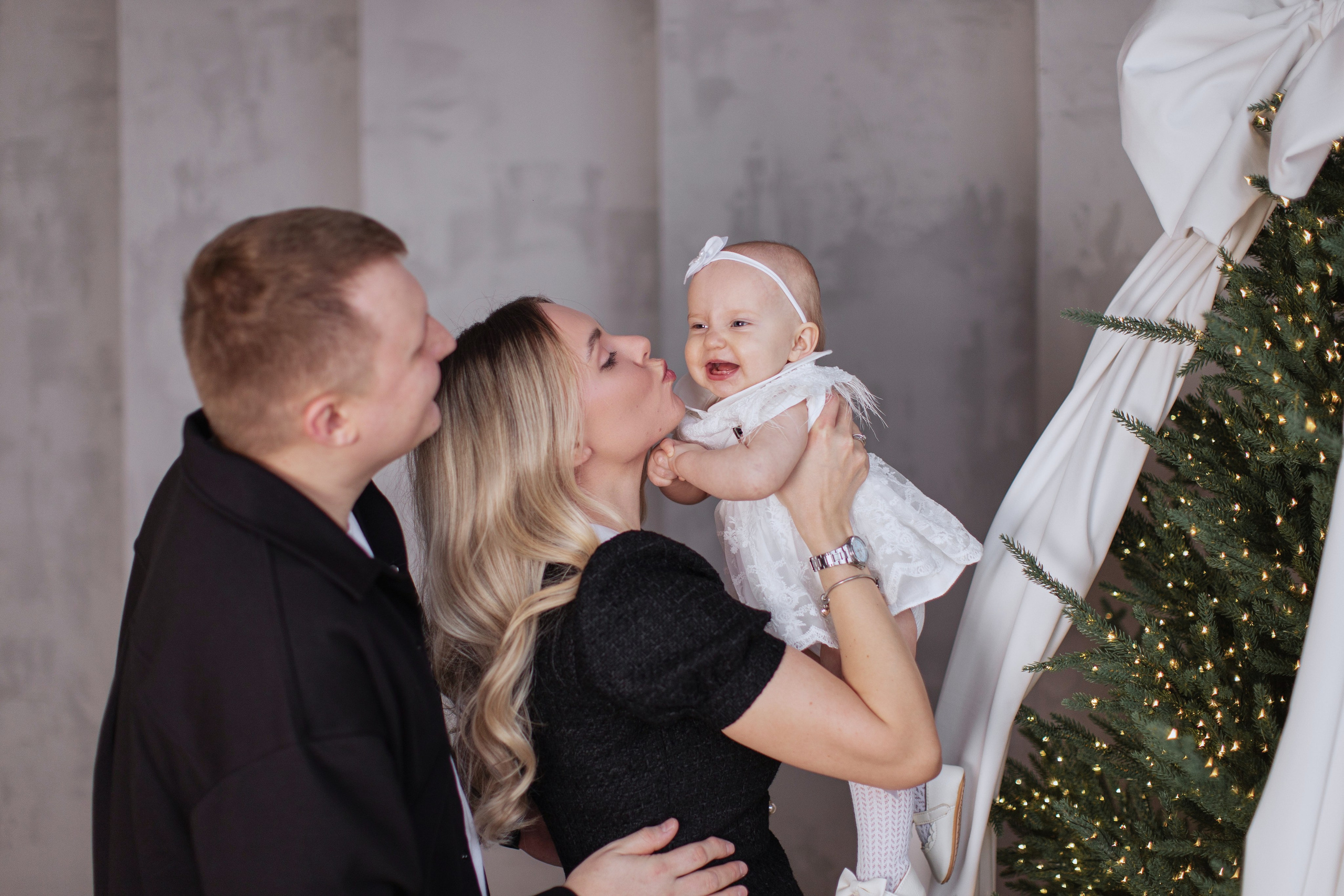 Семья к новому году 2025. Фотограф Лиана Артемова в Пензе