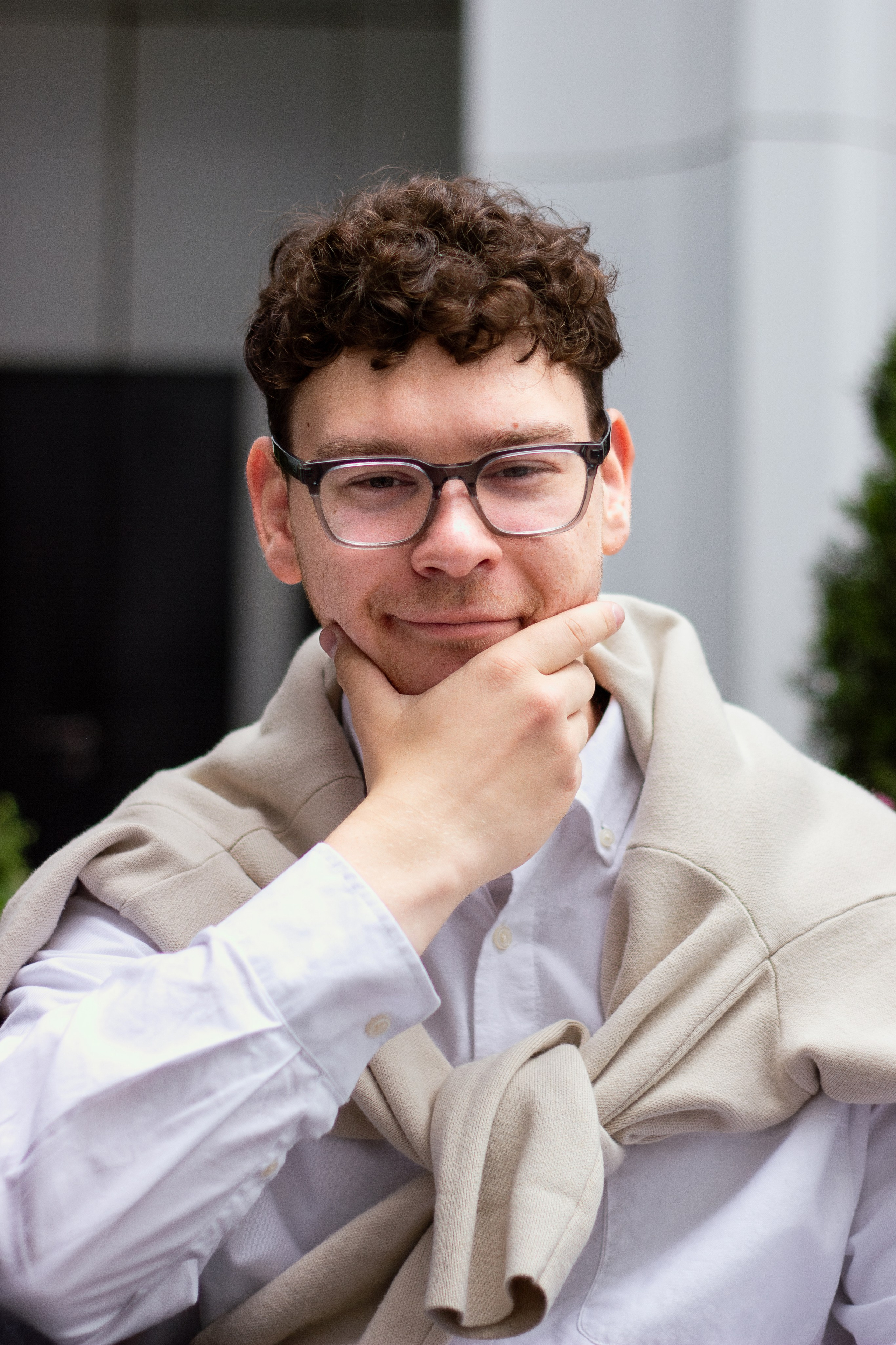 Илья в Бизнес-центе Аквамарин. Портретный фотограф Москва Юлия Трякина