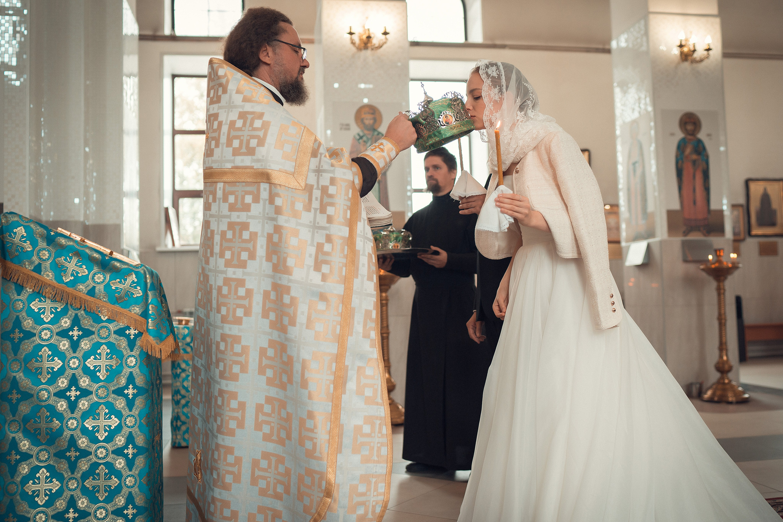 Таинство Венчания Ивана и Полины Храм Феодора Тирона. Фотограф на Крещение и Венчание в Красноярске Рамазанова Юлия