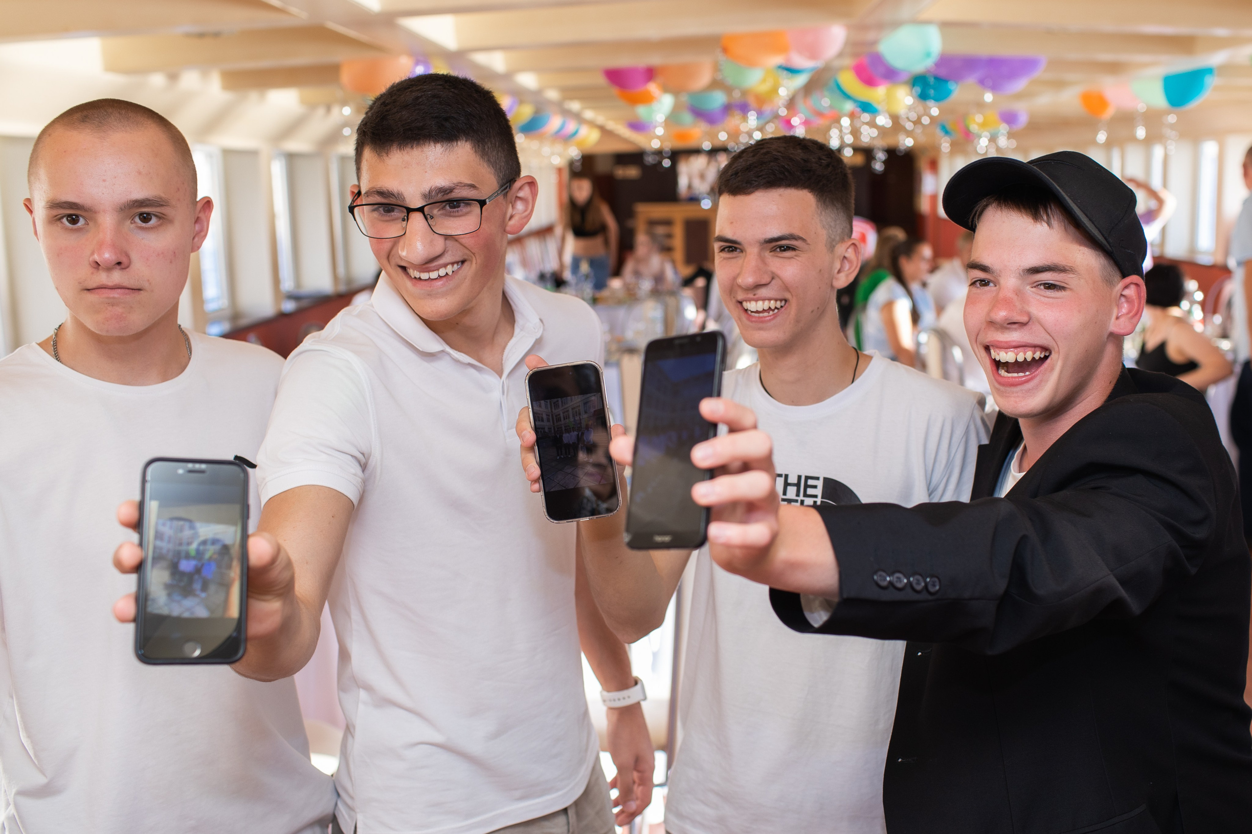 Выпускной на теплоходе Ривьера. Фотограф в Москве Десятова Ксения