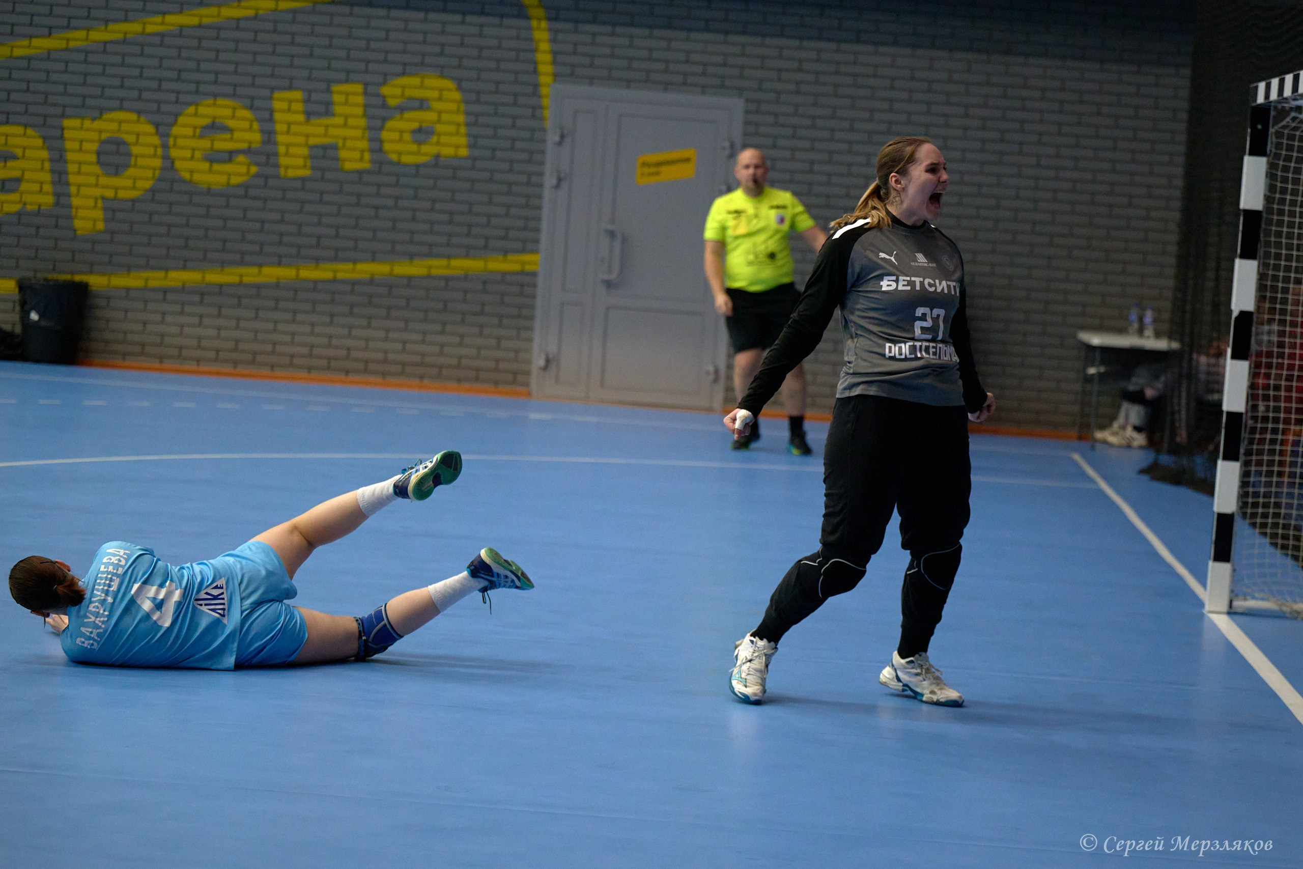 Гандбол. OLIMPBET Суперлига. «Университет» — «Ростов-Дон». Спортивный репортажный фотограф в Ижевске Сергей Мерзляков