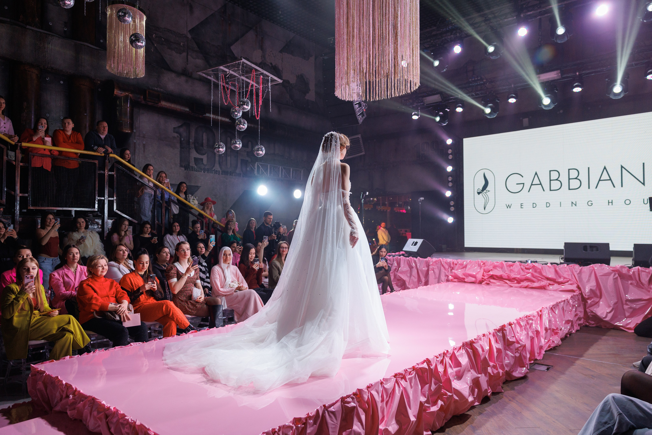 Показ Gabiano & Marry me. Свадебный и семейный фотограф Казань