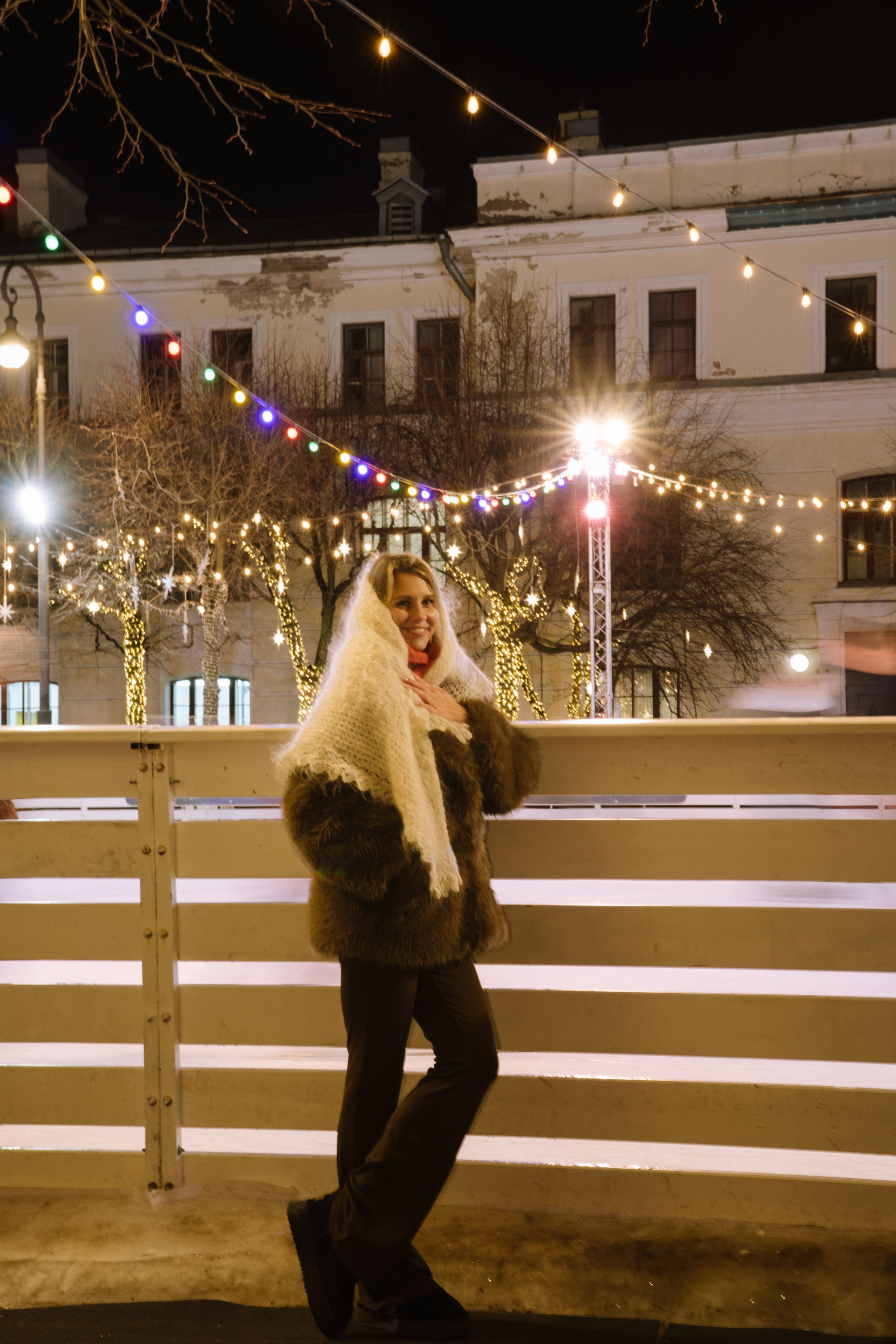 ПРОГУЛКА НА МАНЕЖНОЙ ПЛОЩАДИ ДЛЯ ДЕВУШКИ ПЕРЕД НОВЫМ ГОДОМ (НОВОГОДНЯЯ ФОТОСЕССИИЯ НА МАНЕЖНОЙ ПЛОЩАДИ). Профессиональный фотограф, Санкт-Петербург — Виктория Богомолова