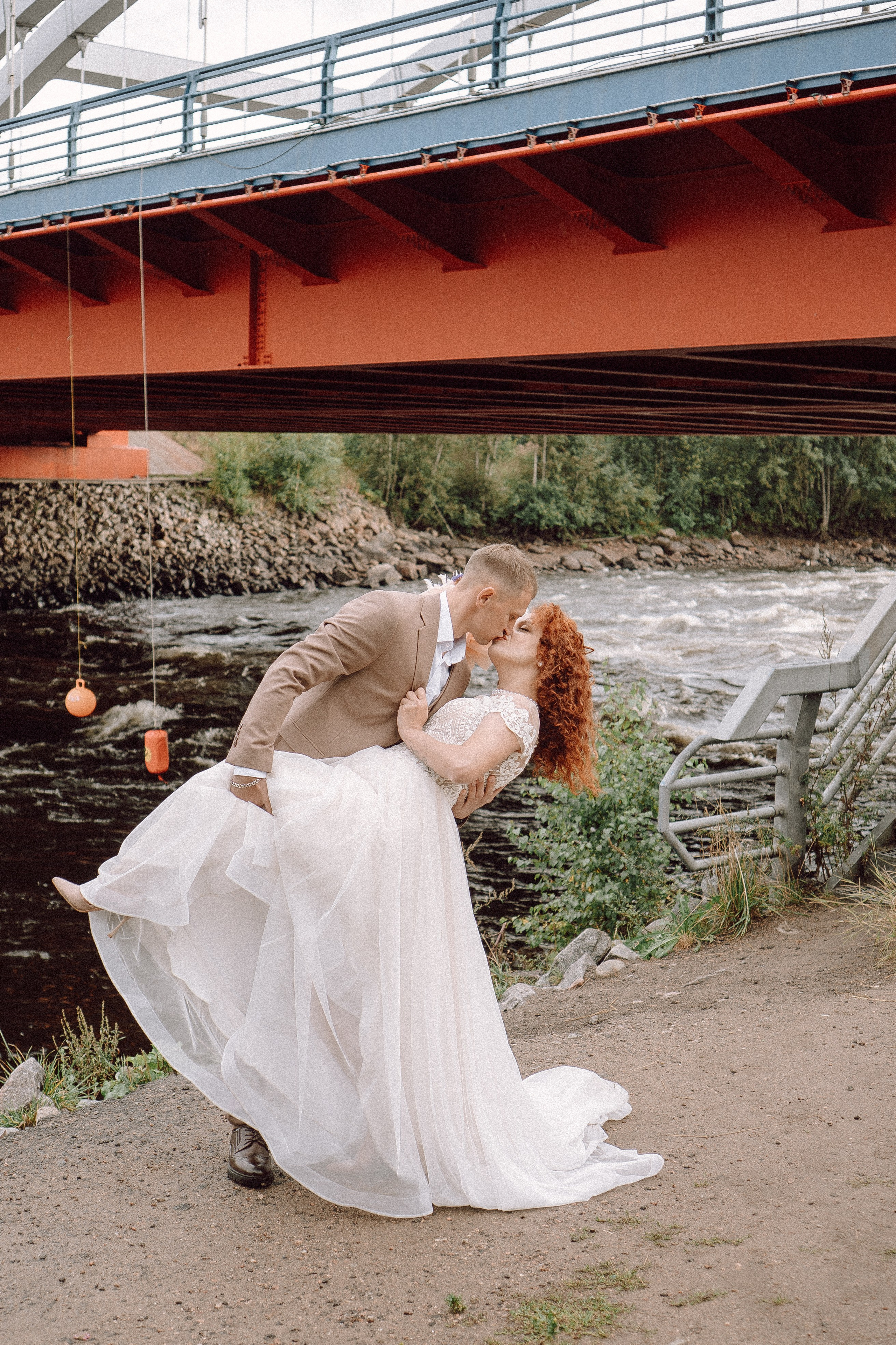 СВАДЕБНАЯ ФОТОСЕССИИЯ ПАРЫ В ГОРОДЕ ПРИОЗЕРСК В СОСНОВОМ ЛЕСУ И С ПИКАПОМ. Профессиональный фотограф, Санкт-Петербург — Виктория Богомолова