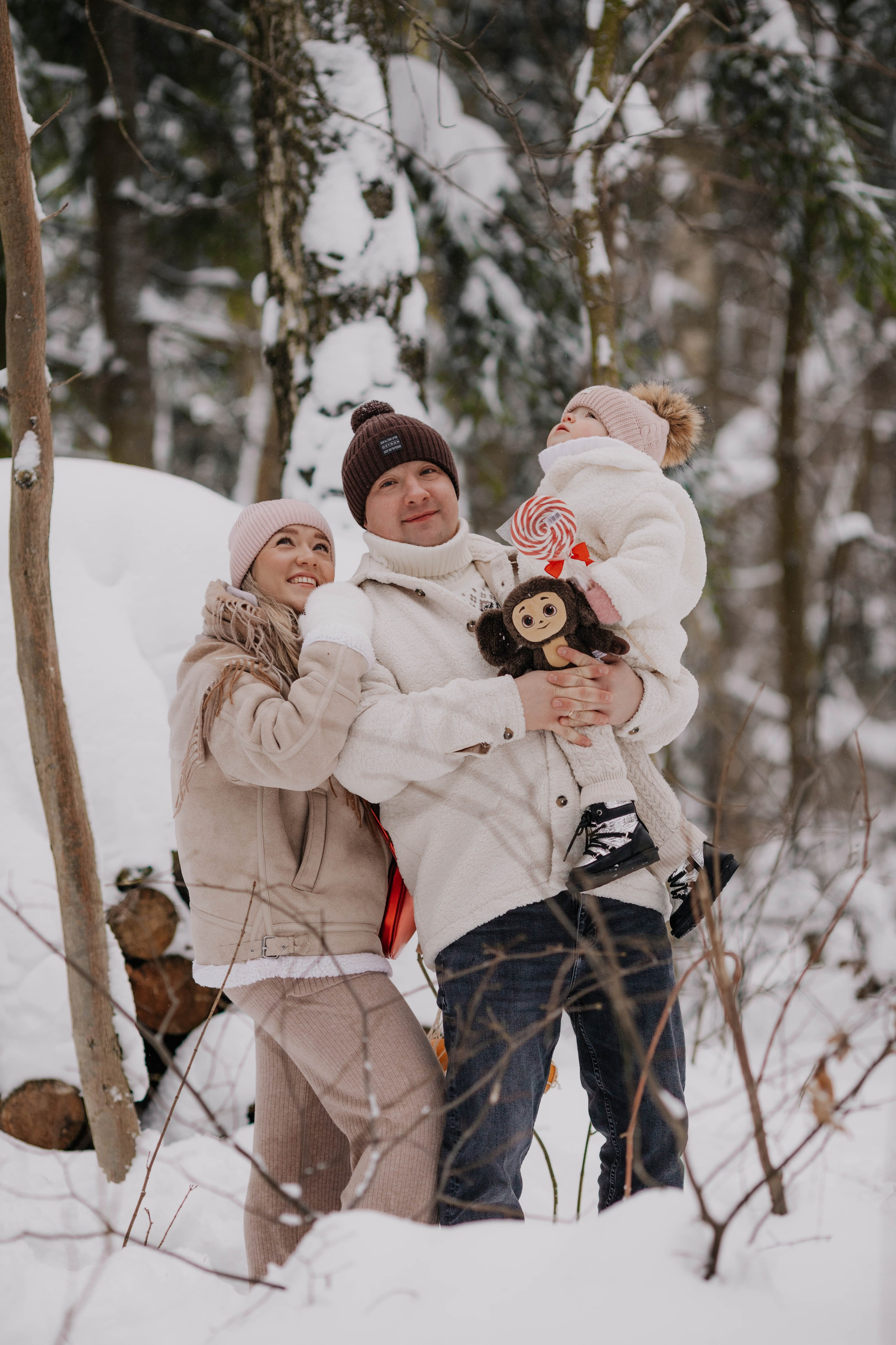 Лиля и семья Зимняя прогулка в лесу. Семейный и свадебный фотограф Видное Москва Екатерина Пятова