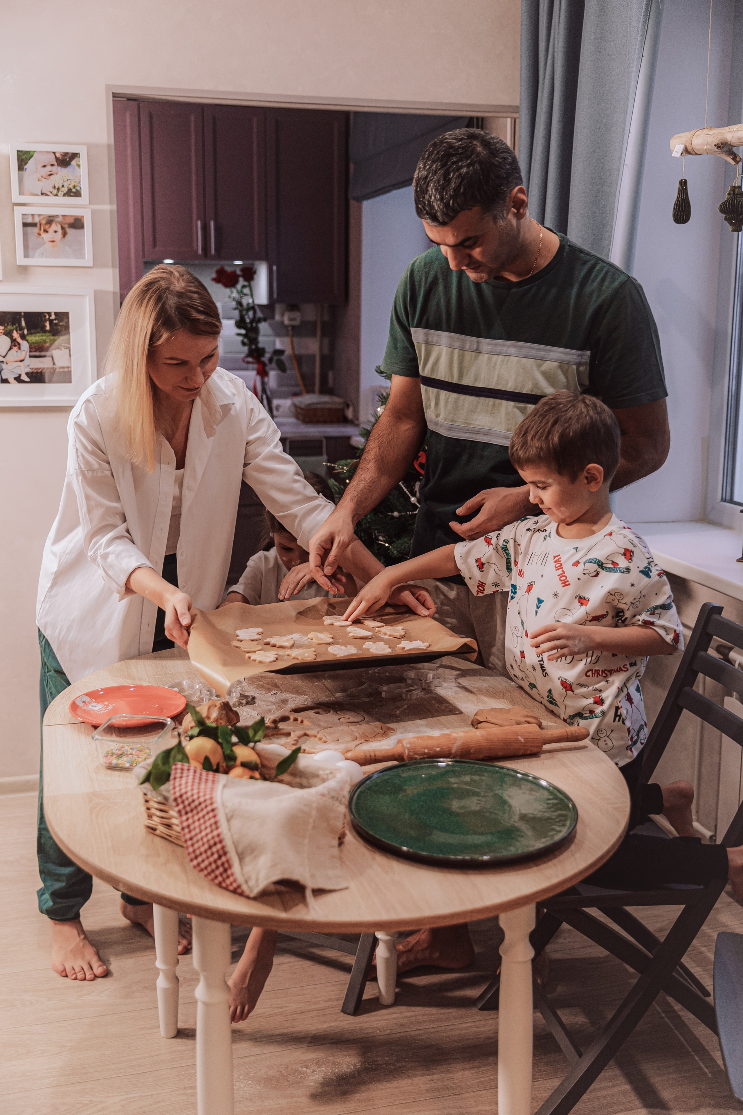 Домашняя семейная новогодняя фотосессия. Семейный и детский фотограф в Мурманске Карина Березина