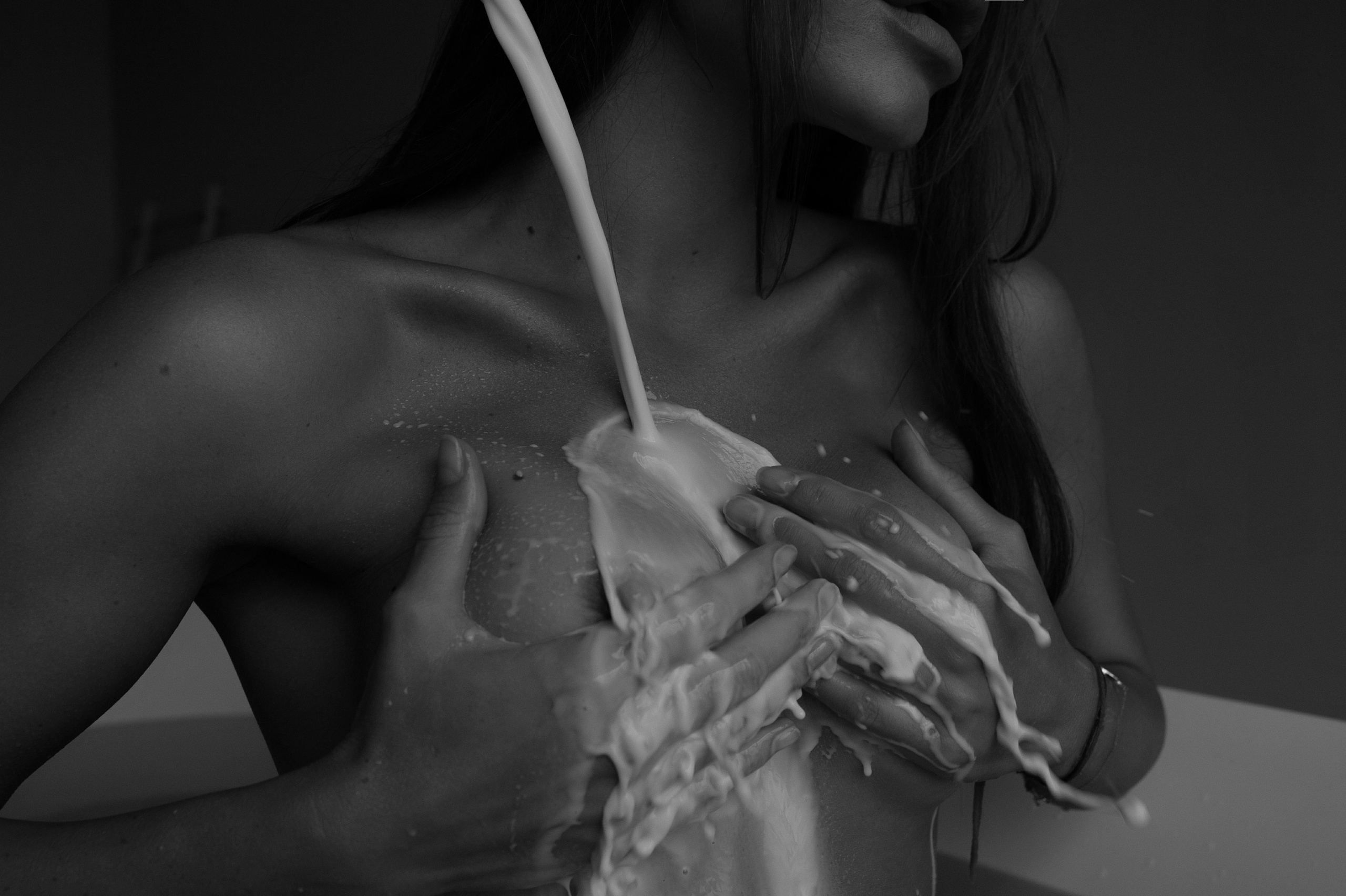 Фотосессия в ванне и душе. Александр Mr.Brass — фотографирую женский портрет в Москве