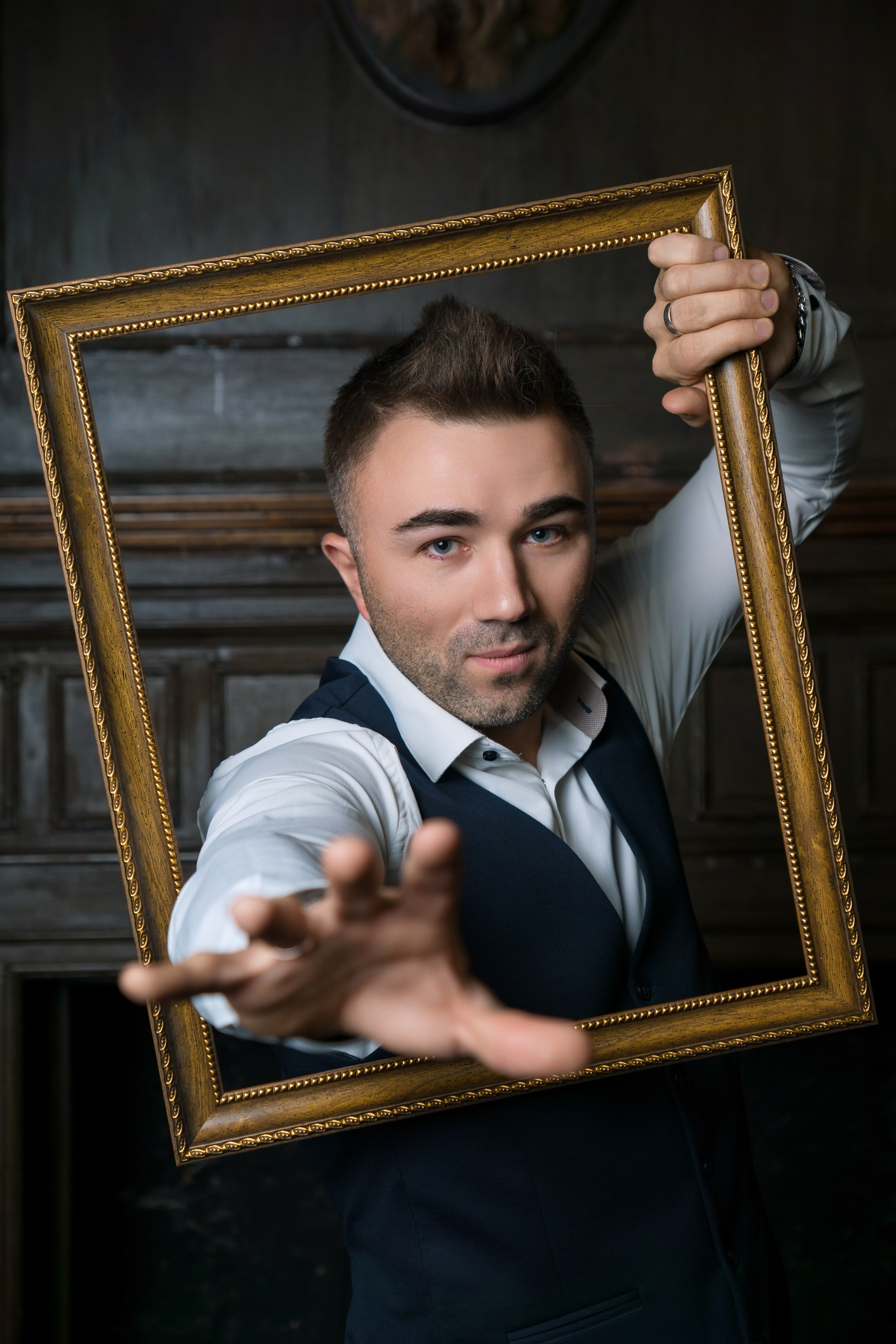 Ведущий Илья. Фотограф