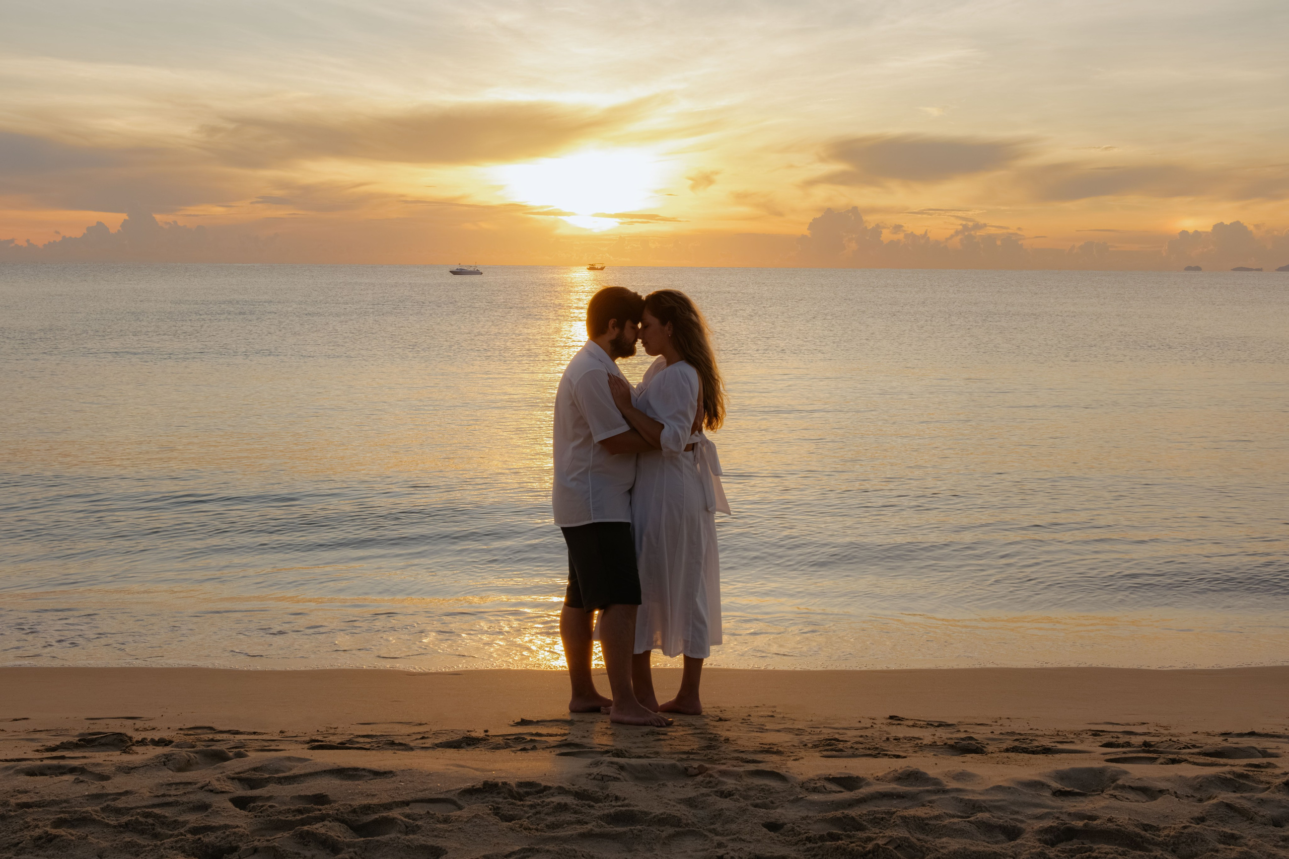 Love story. Пляж Камрань. Portrait photographer Nha Trang | Julia Meshanina