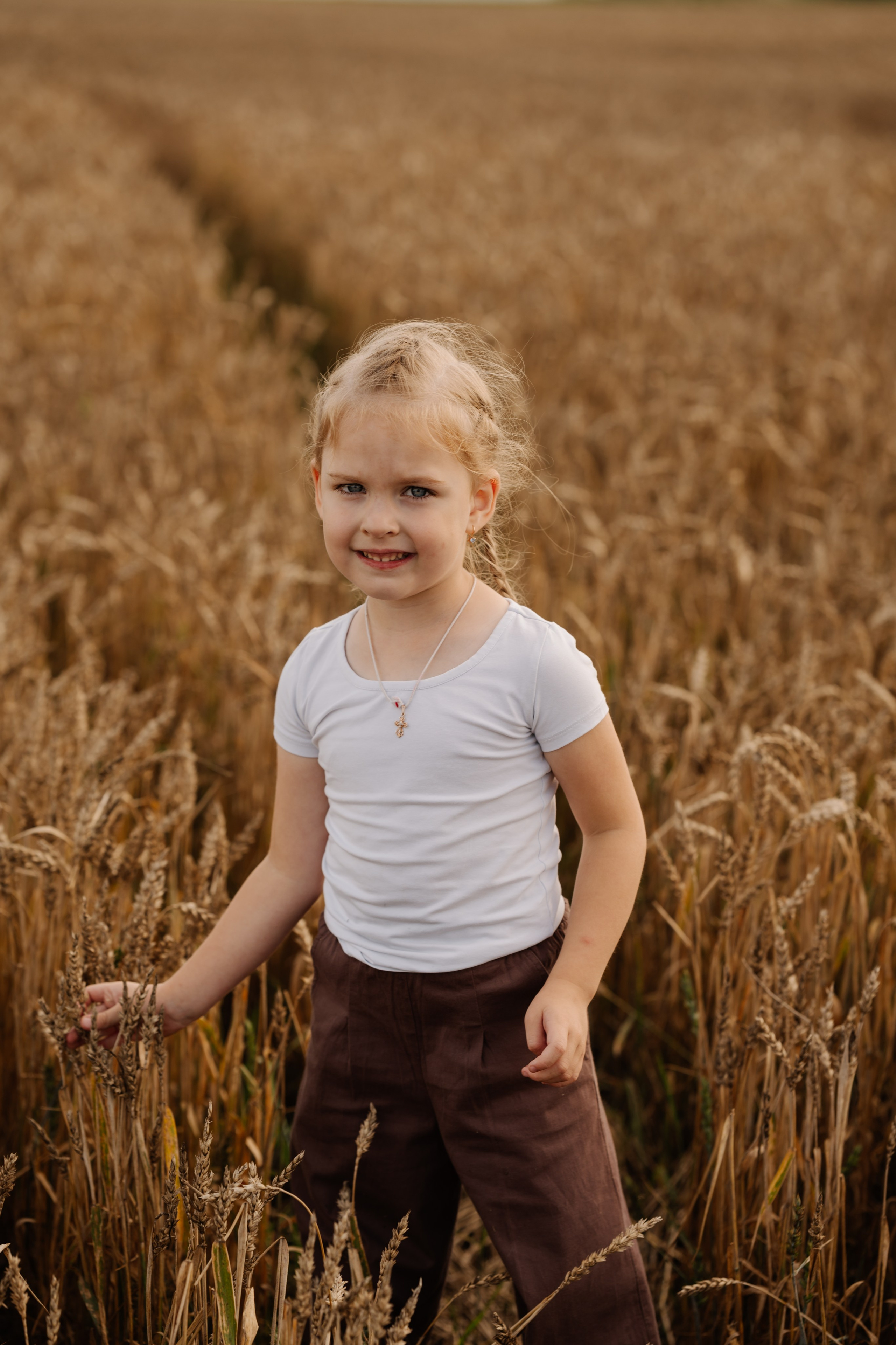 Девочки с козленком. СВАДЕБНЫЙ ФОТОГРАФ КРАСНОЯРСК