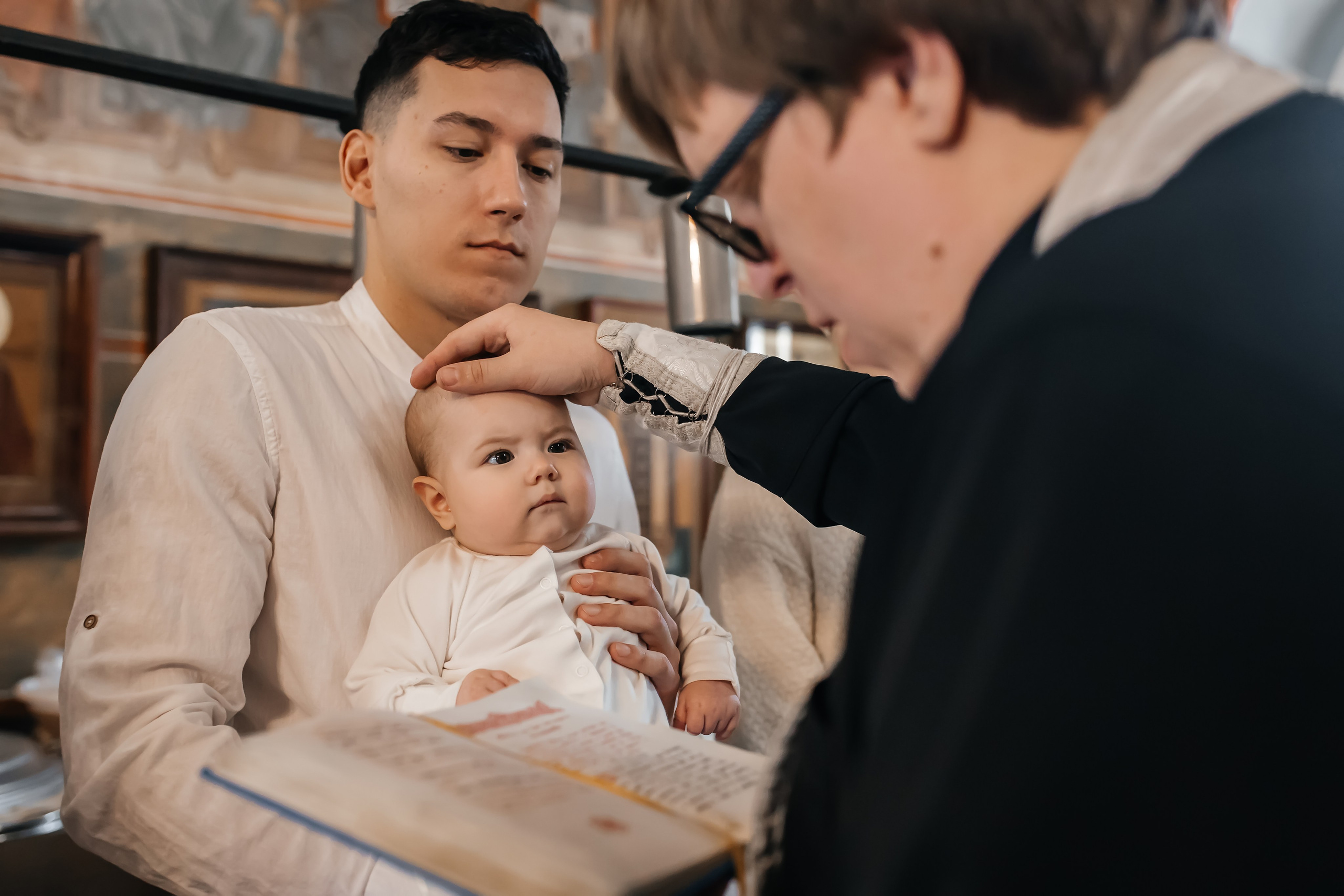 Крещение Алисы в Успенском Храме Красногорск. Фотограф на крещение и венчание Москва  Надежда Баланина