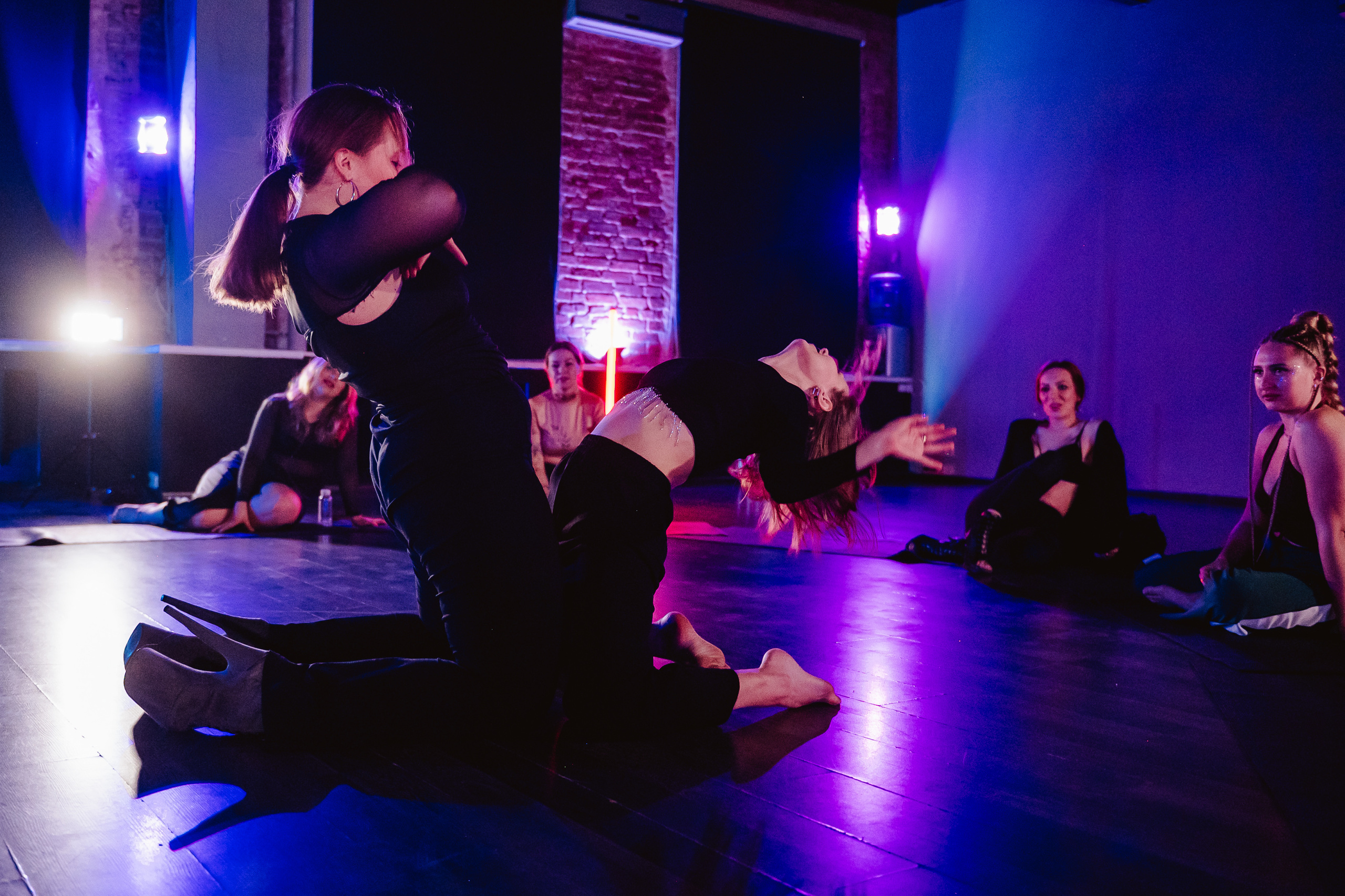 Класс Виктории Лобановой в «Станции». DariaRock / Фотограф Екатеринбург