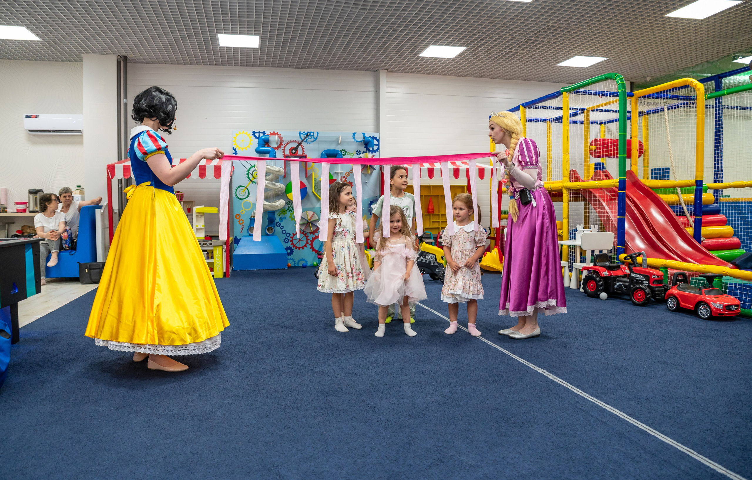 Игротека Ниндзя Кидс. Я Ольга Казанцева, фотографирую снимаю ваши киноистории и печатаю фото и цифровые портреты на холсте