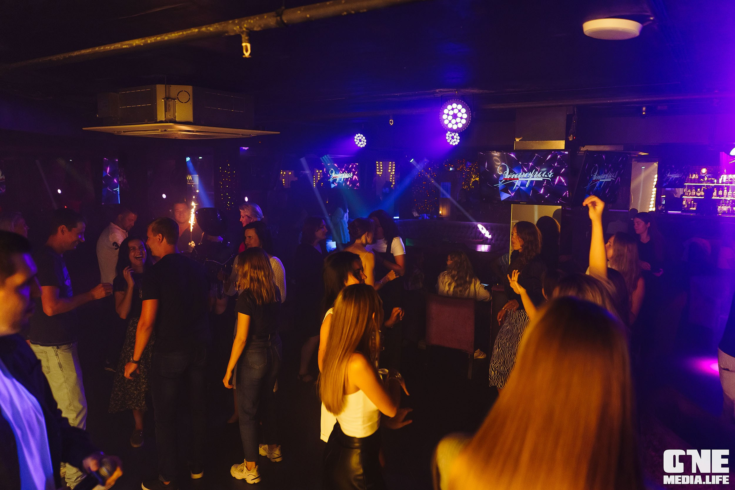 Фоторепортаж из караоке-клуба Эйфория. One Media Life: фоторепортажи, фотоотчеты с мероприятий и заведений