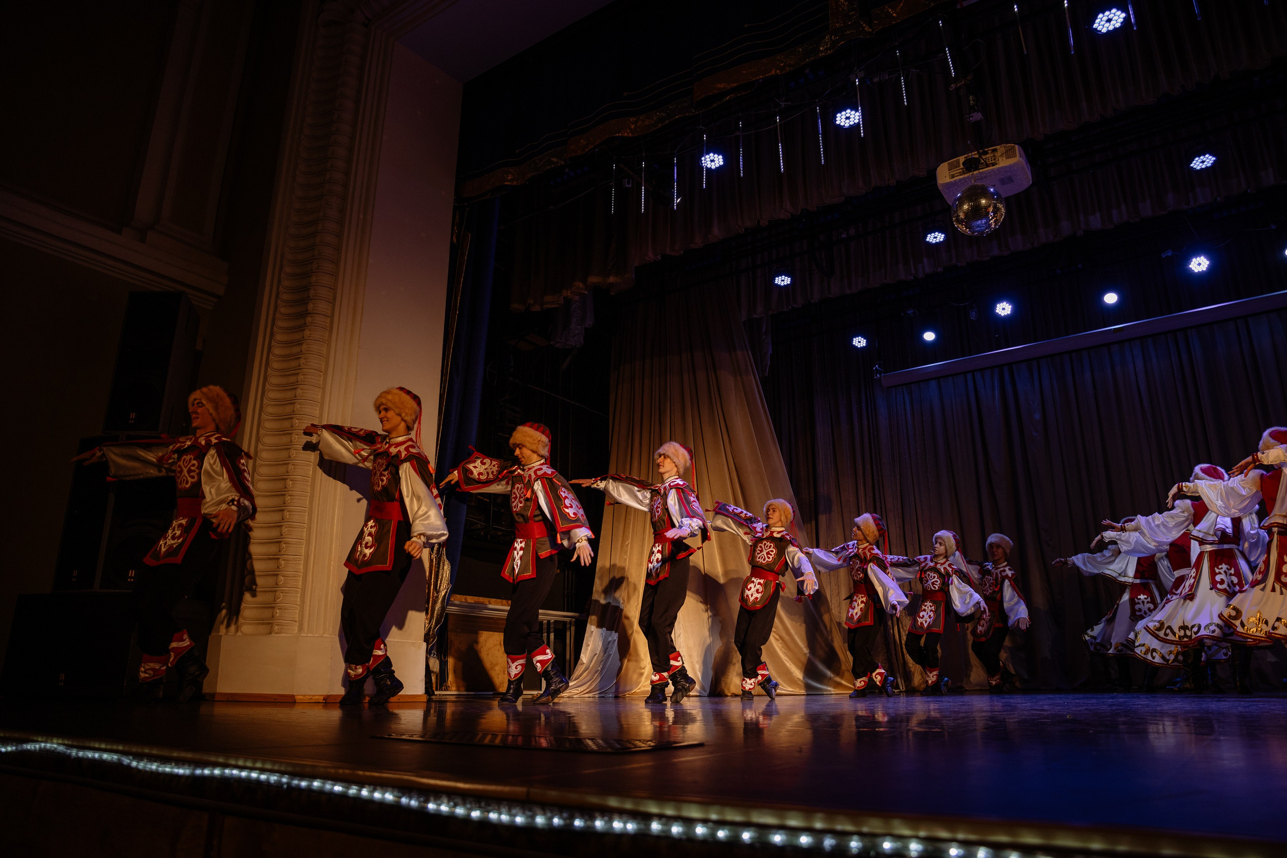 Сибирские узоры ДК Ефремова. Фотограф Юлия Мальцева