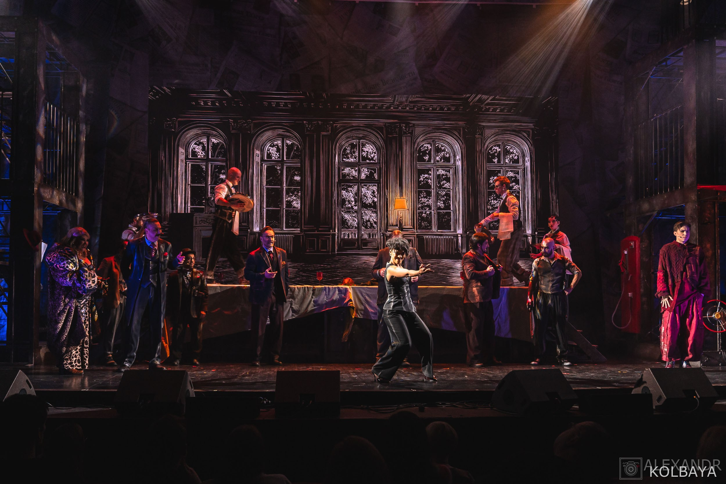 Фотографии со спектакля «Однажды в городе N». Концертный и театральный репортажный фотограф в Москве Александр Колбая