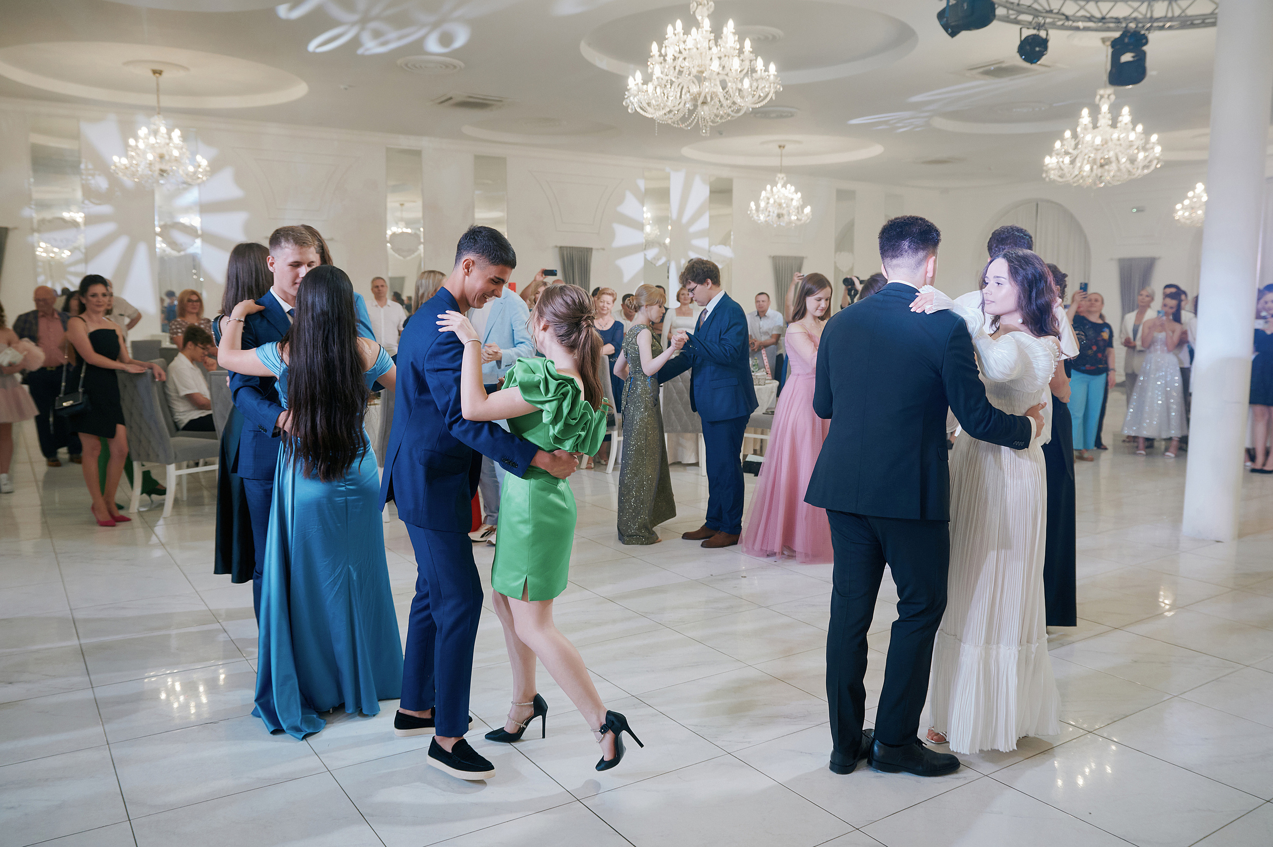 Выпускной ресторан Усадьба. Свадебный фотограф в Ростовe-на-Дону Анастасия Прутова