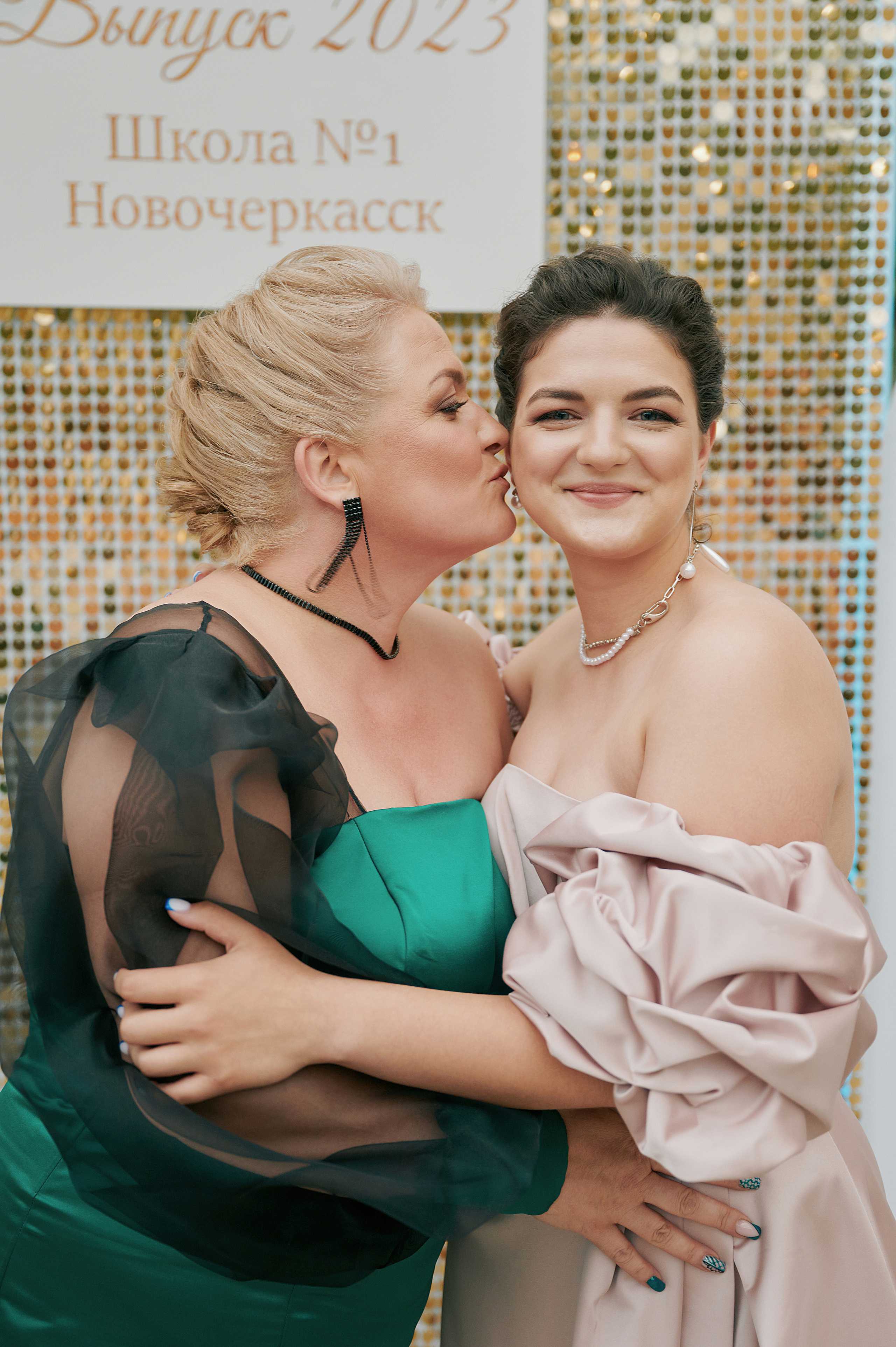 Выпускной ресторан Усадьба. Свадебный фотограф в Ростовe-на-Дону Анастасия Прутова