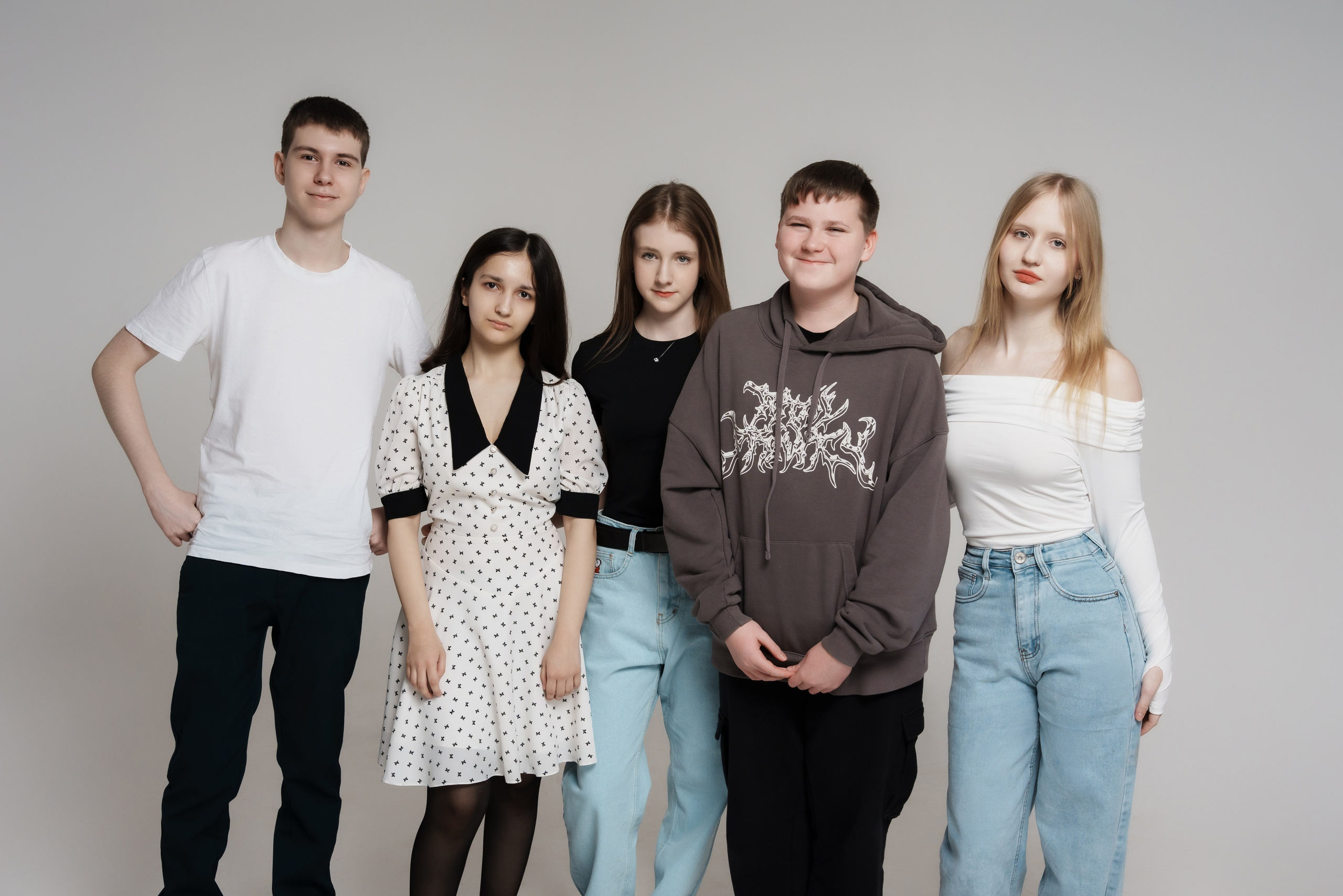 Групповые на белой циклораме. ВЫПУСКНЫЕ АЛЬБОМЫ, Школьный фотограф, семейный и свадебный в Саратове и области Ольга Плаксина