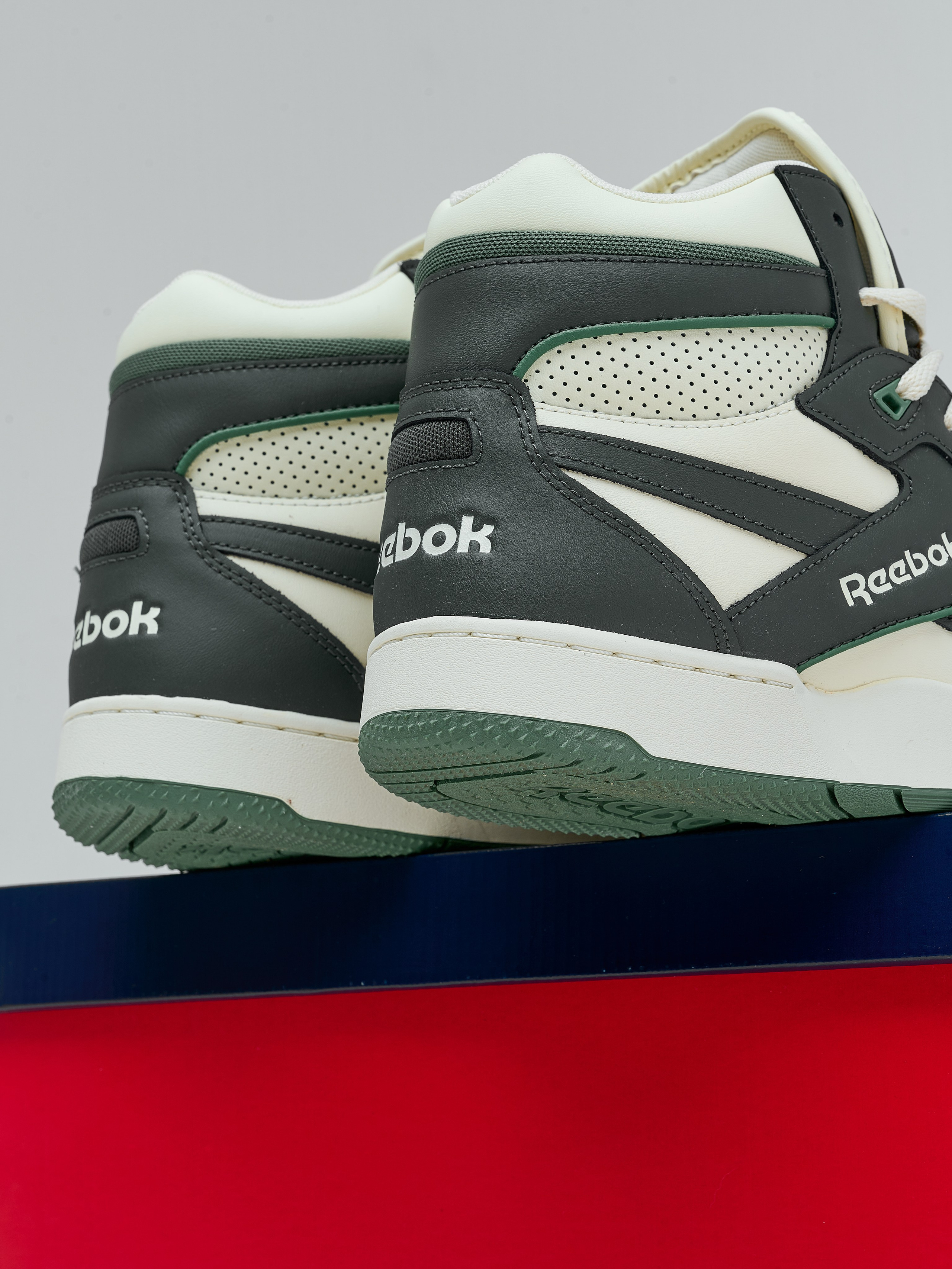 предметная сьемка кроссовки мужские рибок екатеринбург