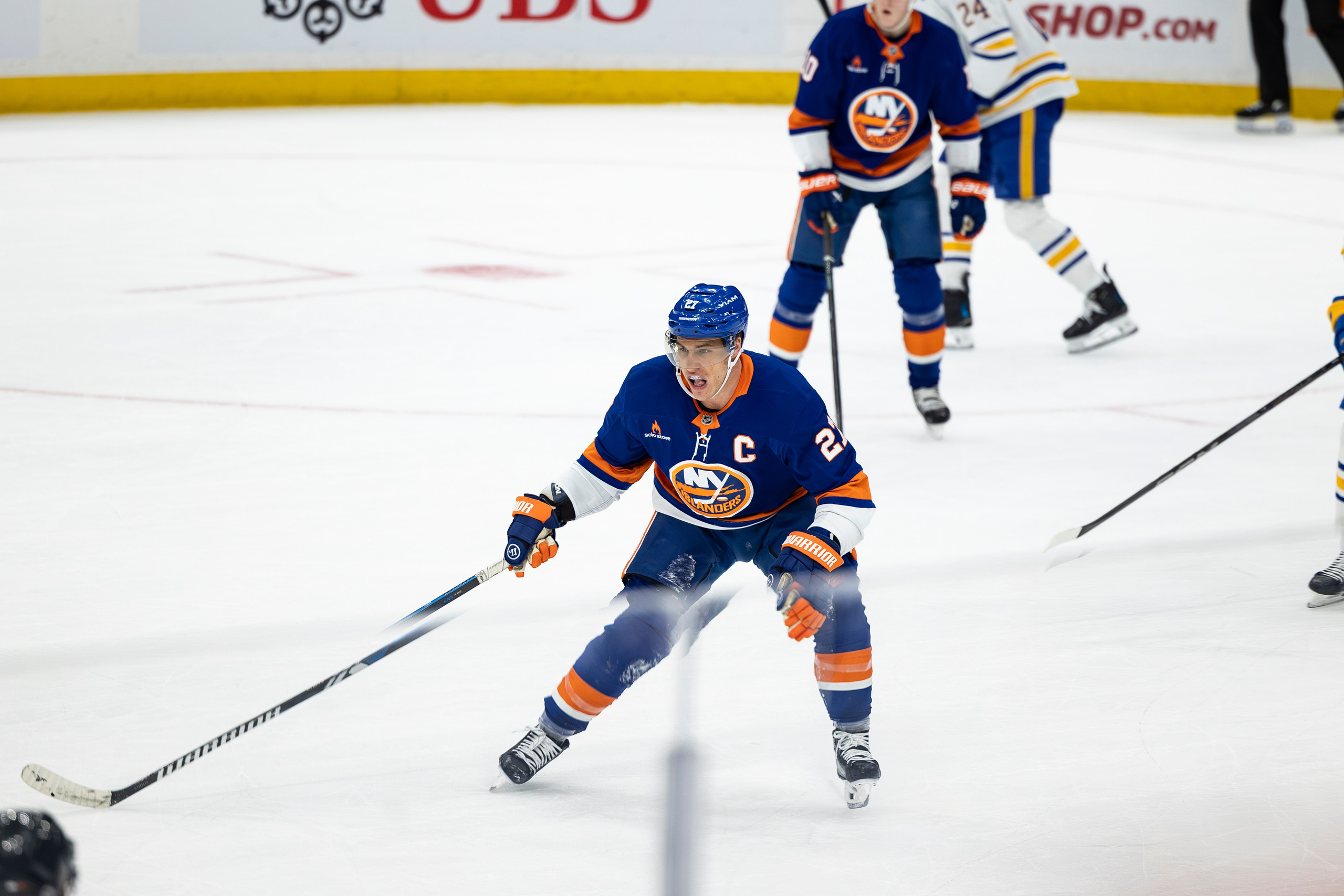 Матч НХЛ: НЙ Айлэндерс — Баффало Сайбэрс. Спортивный репортажный фотограф Казань Нафис Сиразетдинов