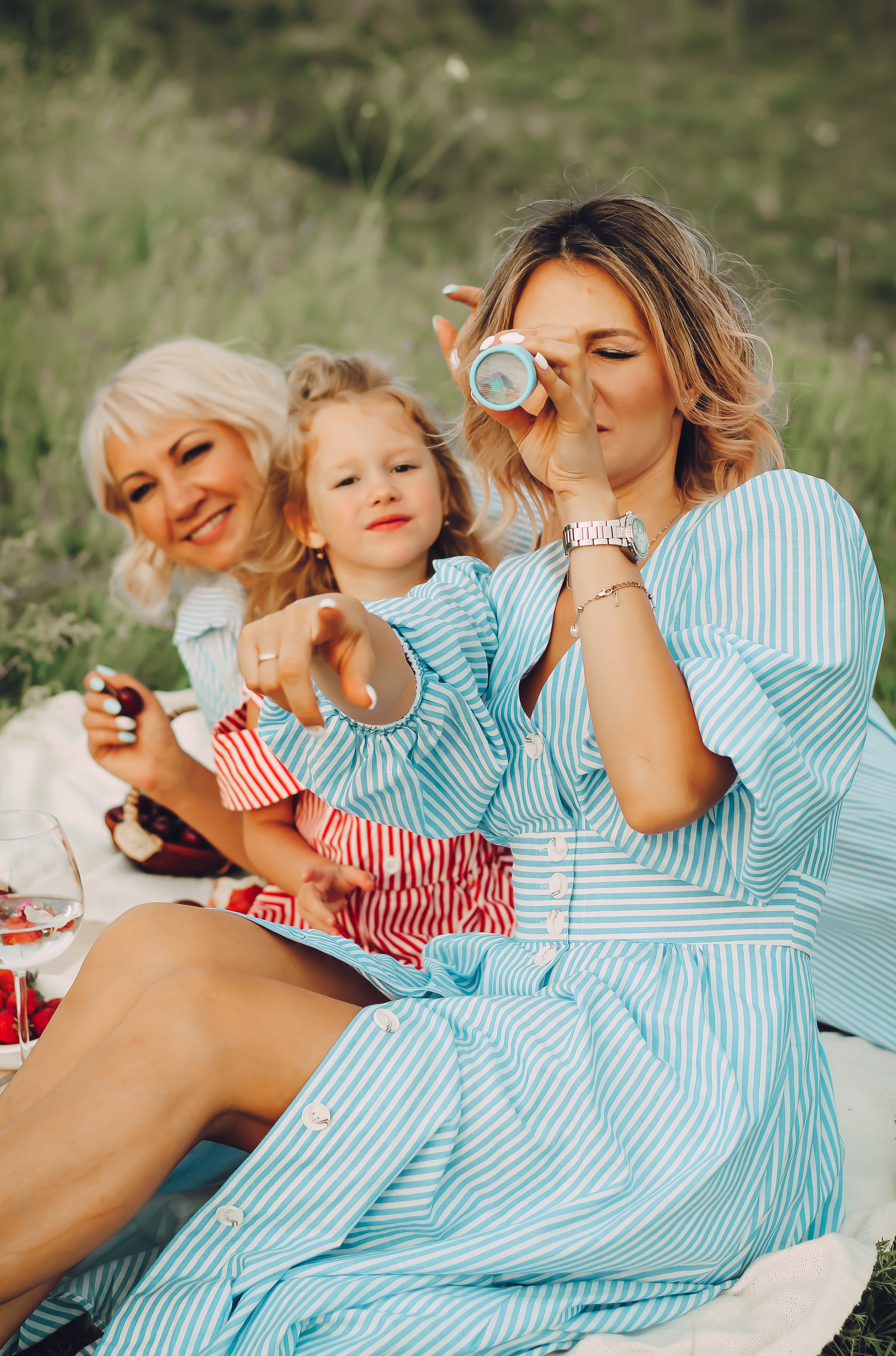 Пикник летом. Женский фотограф Москва Люция Дубняк