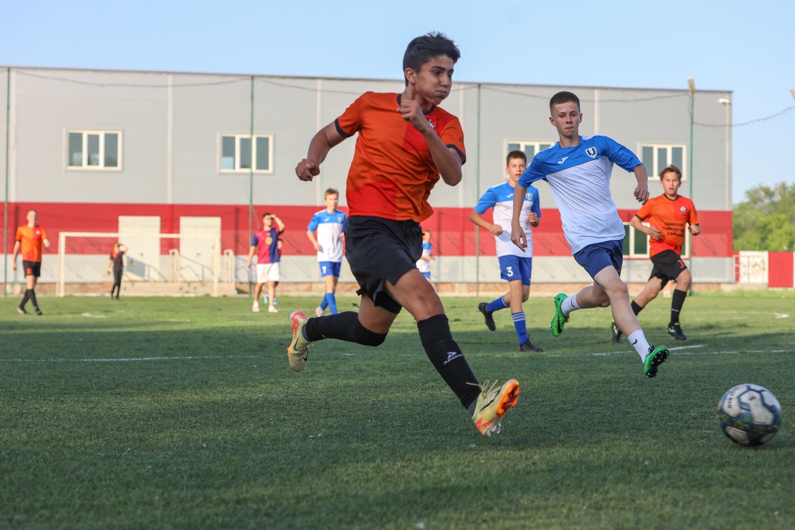 Кинель — Виктория Унион. Чемпионат СФПЛ. Молодежная футбольная лига U-15. Спортивный фотограф в Самаре