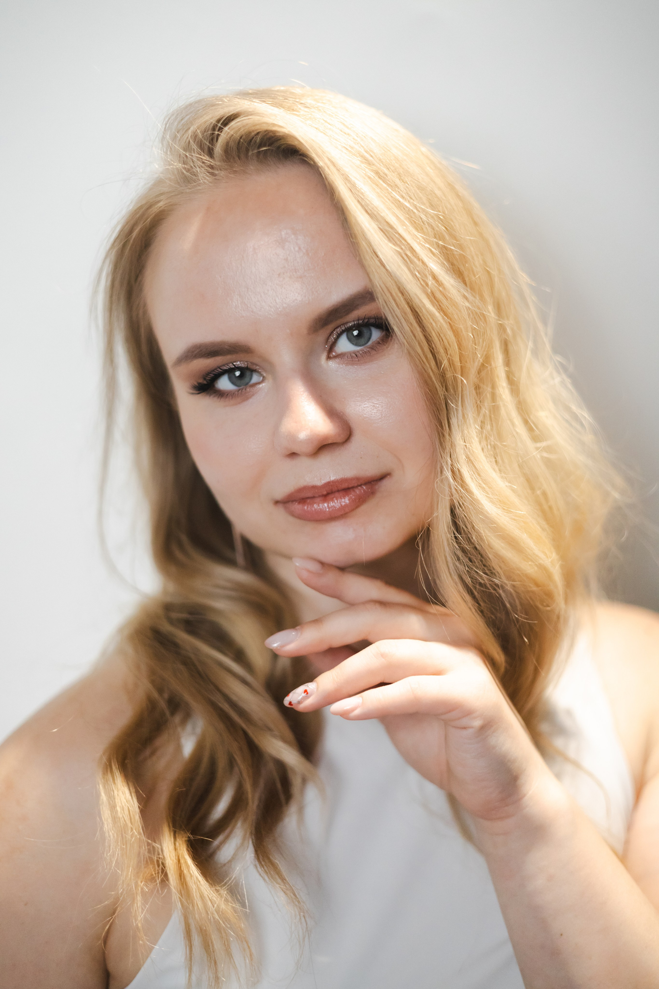 ЖЕНСКИЕ ПОРТРЕТЫ СТУДИЯ 2025. Фотограф Красноярск съемки лавстори, фотосессия в студии, портретная съемка, творческие фотосессии