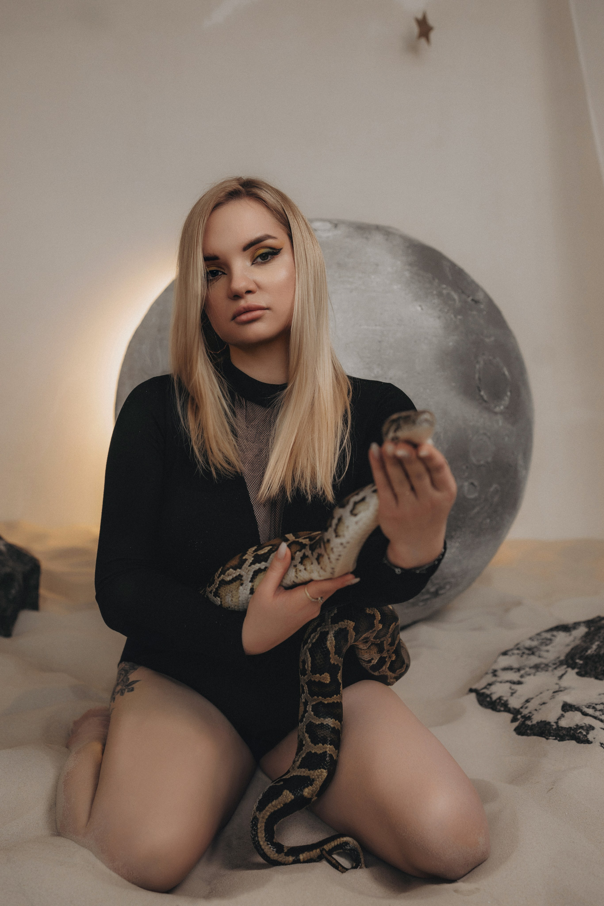 Даша. Змея. Фотограф Ксения Железникова