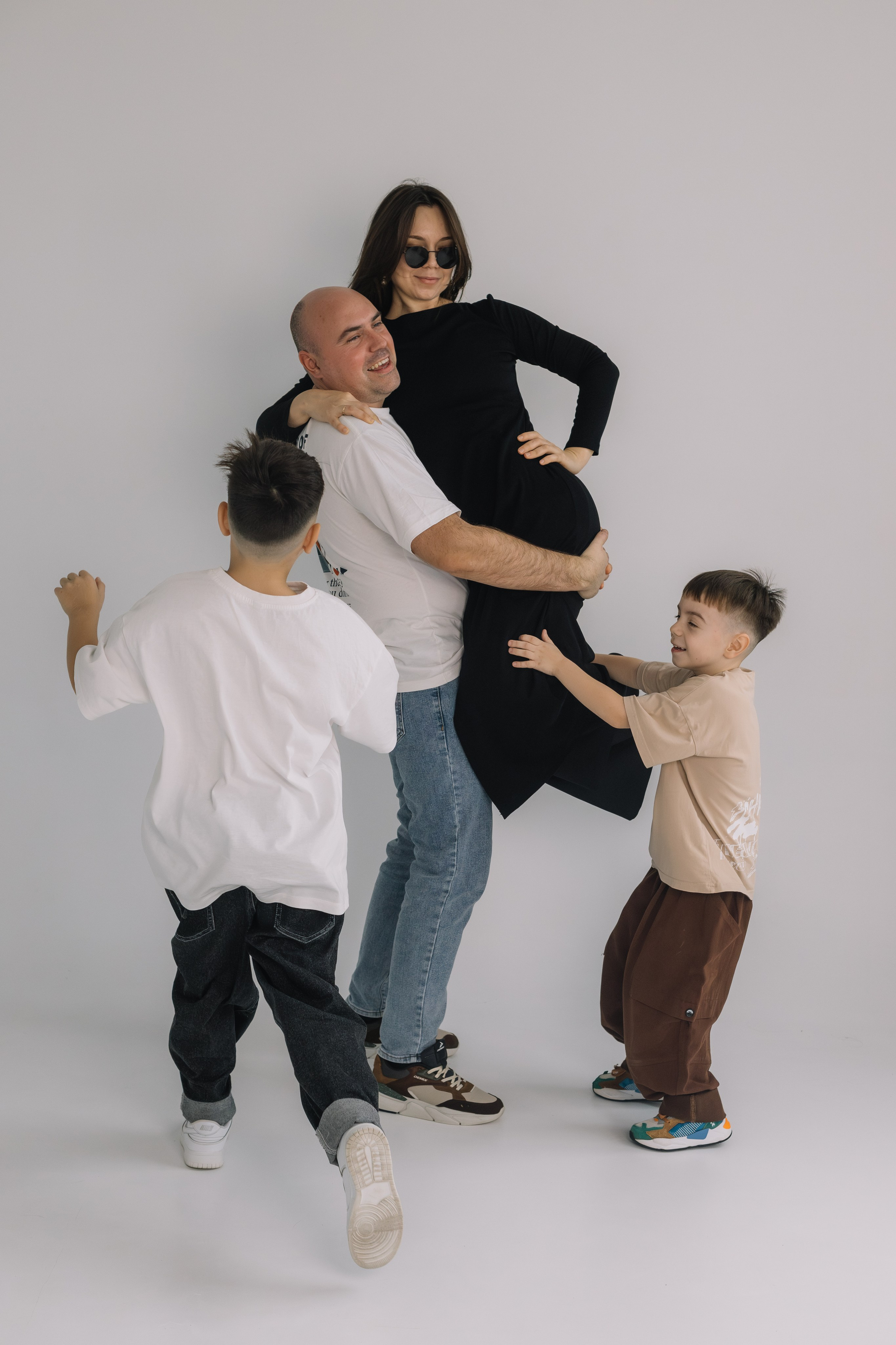 Жора, Ксюша, Владимир и Никита. Семейный фотограф в Волгограде Надежда Головко