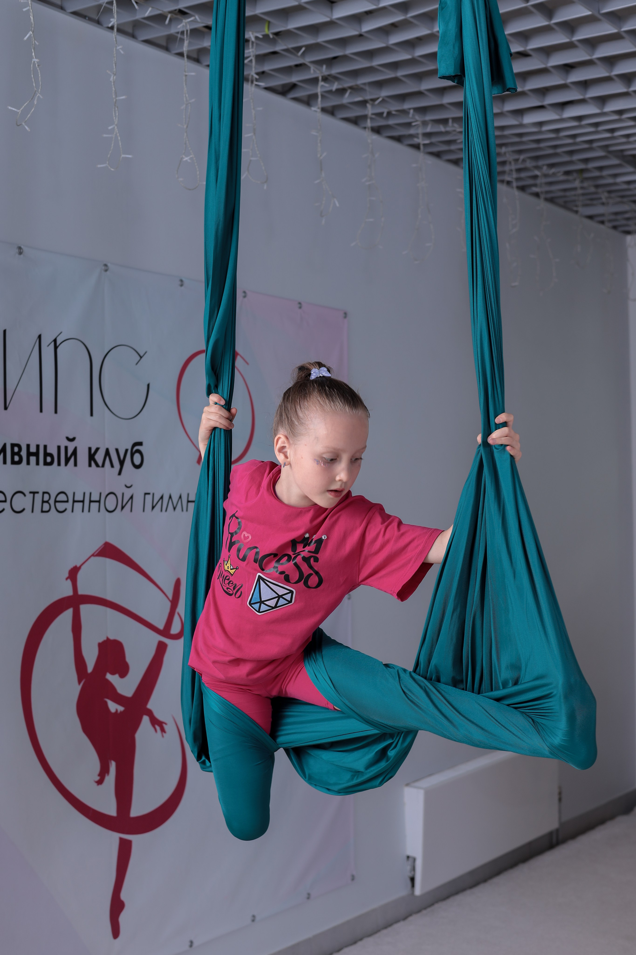 Детская аэройога. Фотограф Надршина Лилия