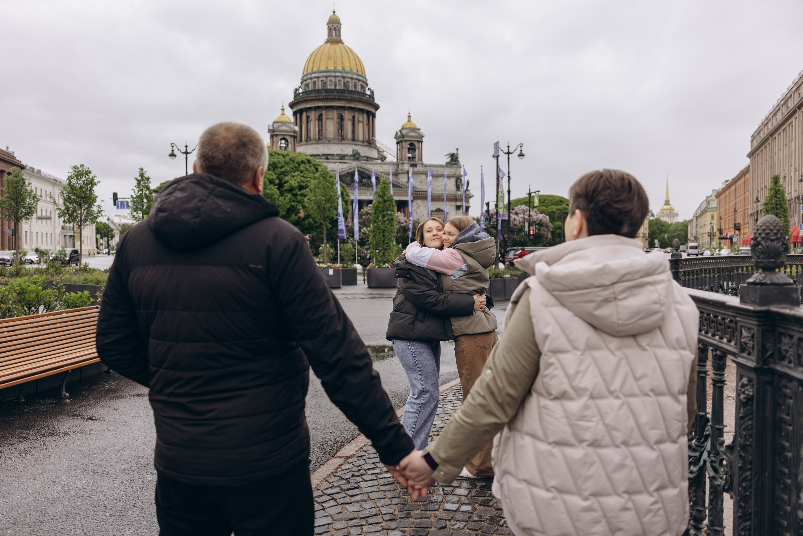 Семейная прогулка на Исаакиевском соборе. Семейный и свадебный фотограф в Санкт-Петербурге Екатерина Васильева