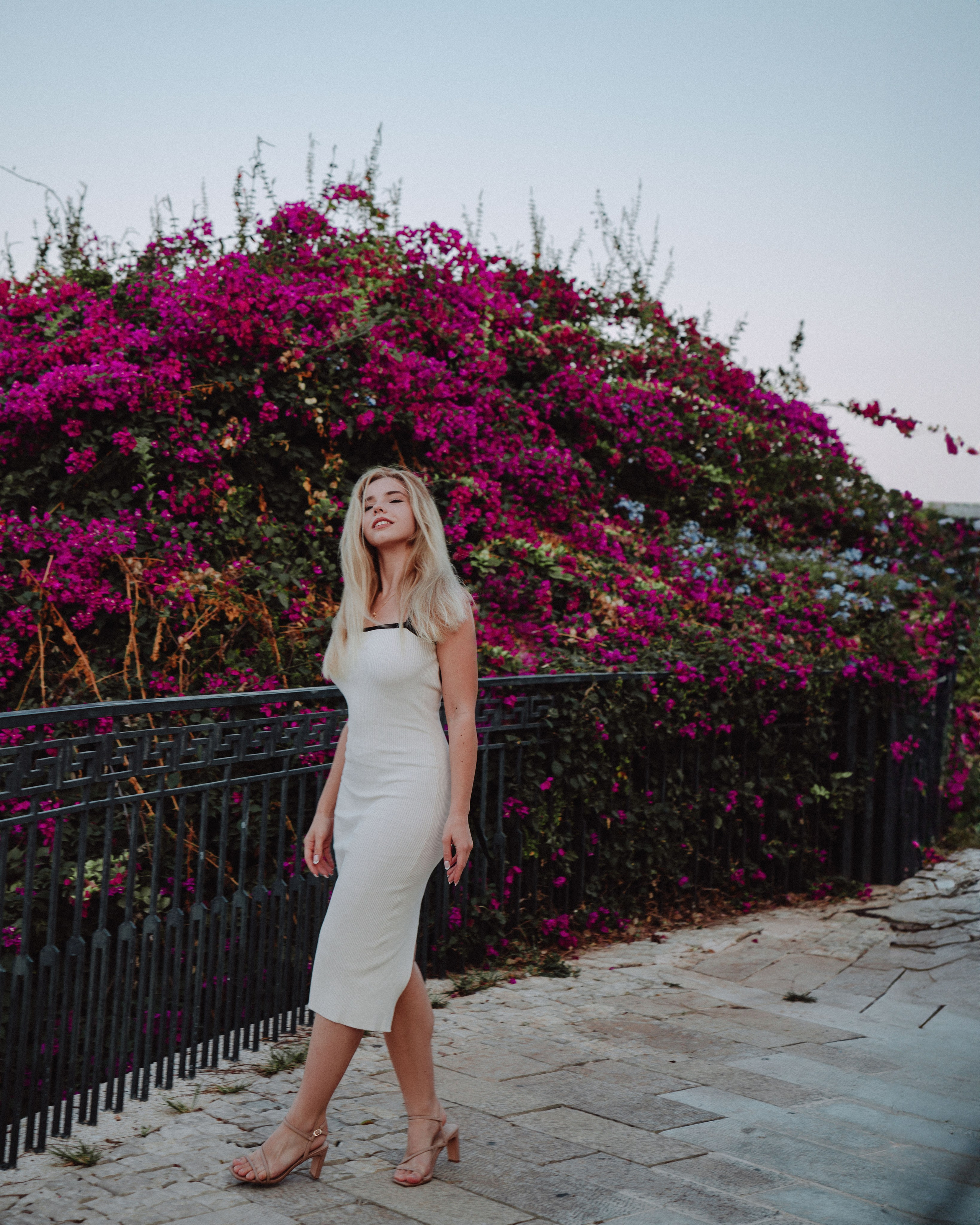 В цветущем саду. Портретный и свадебный фотограф в Москве Финкельштенй Анна