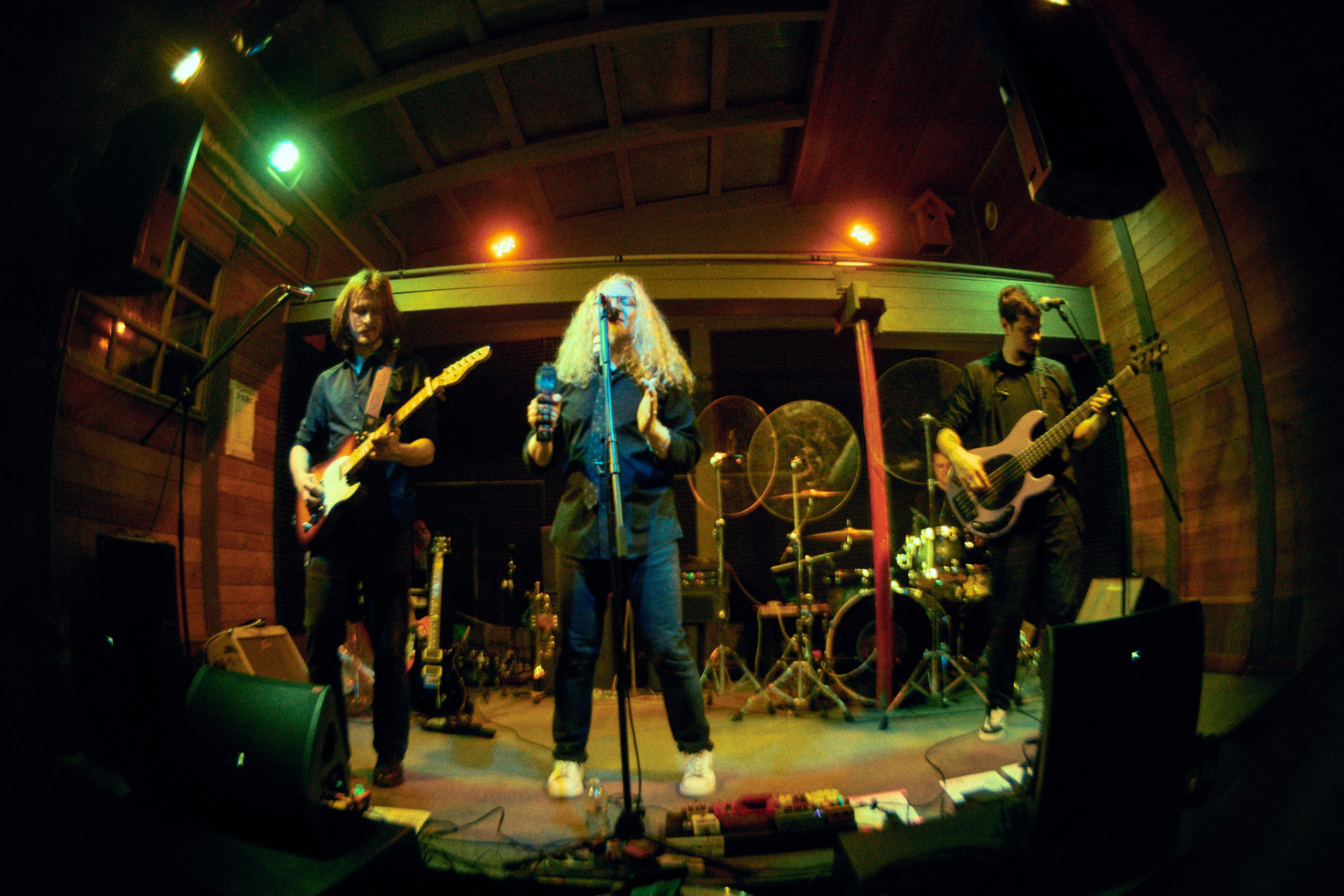 ГОЛОВА МУЭССЫ — КОНЦЕРТ 18-10-2025 В КИТАЙСКОМ ЛЕТЧИКЕ. Фотография для артистов