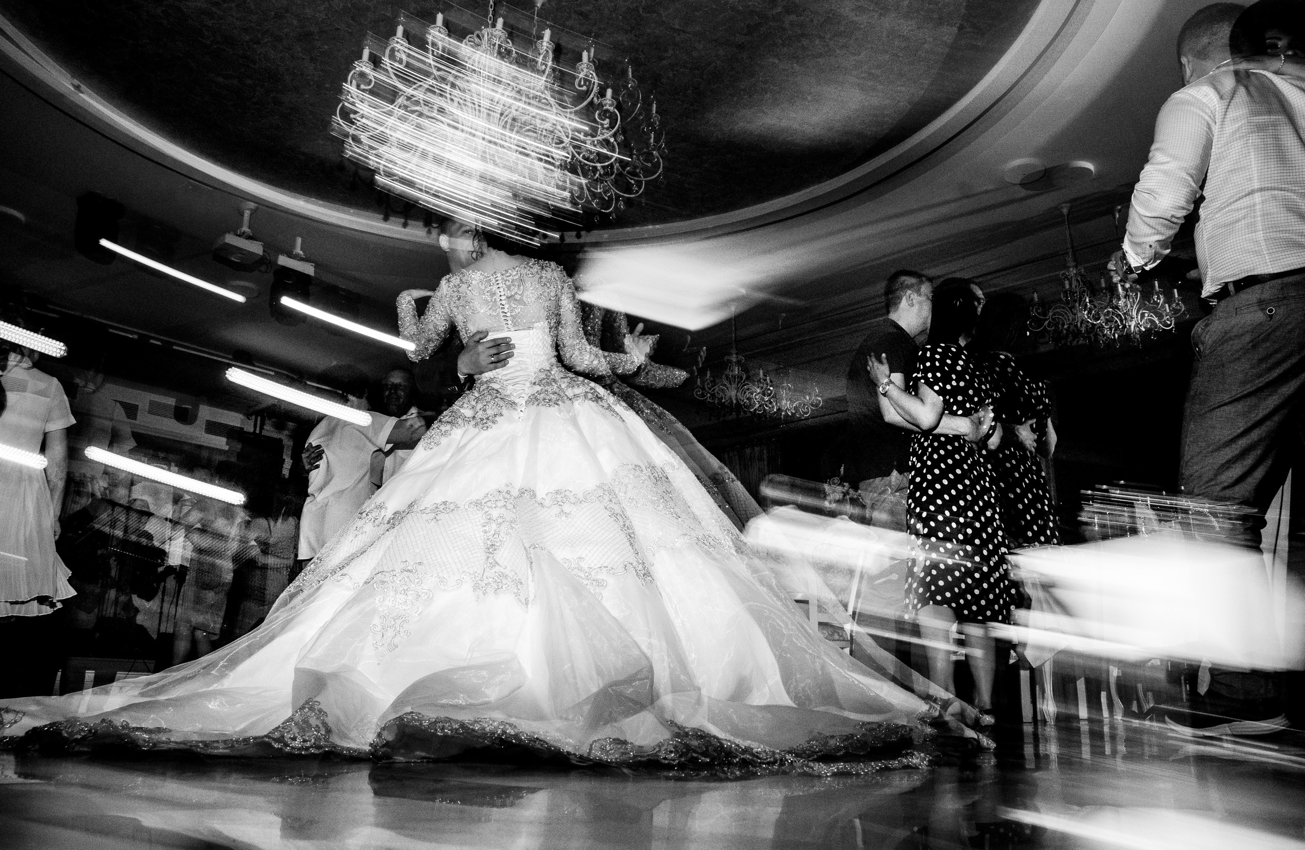 Свадьбы. Спасибо за проявленный интерес к моему творчеству! Меня зовут Россохат